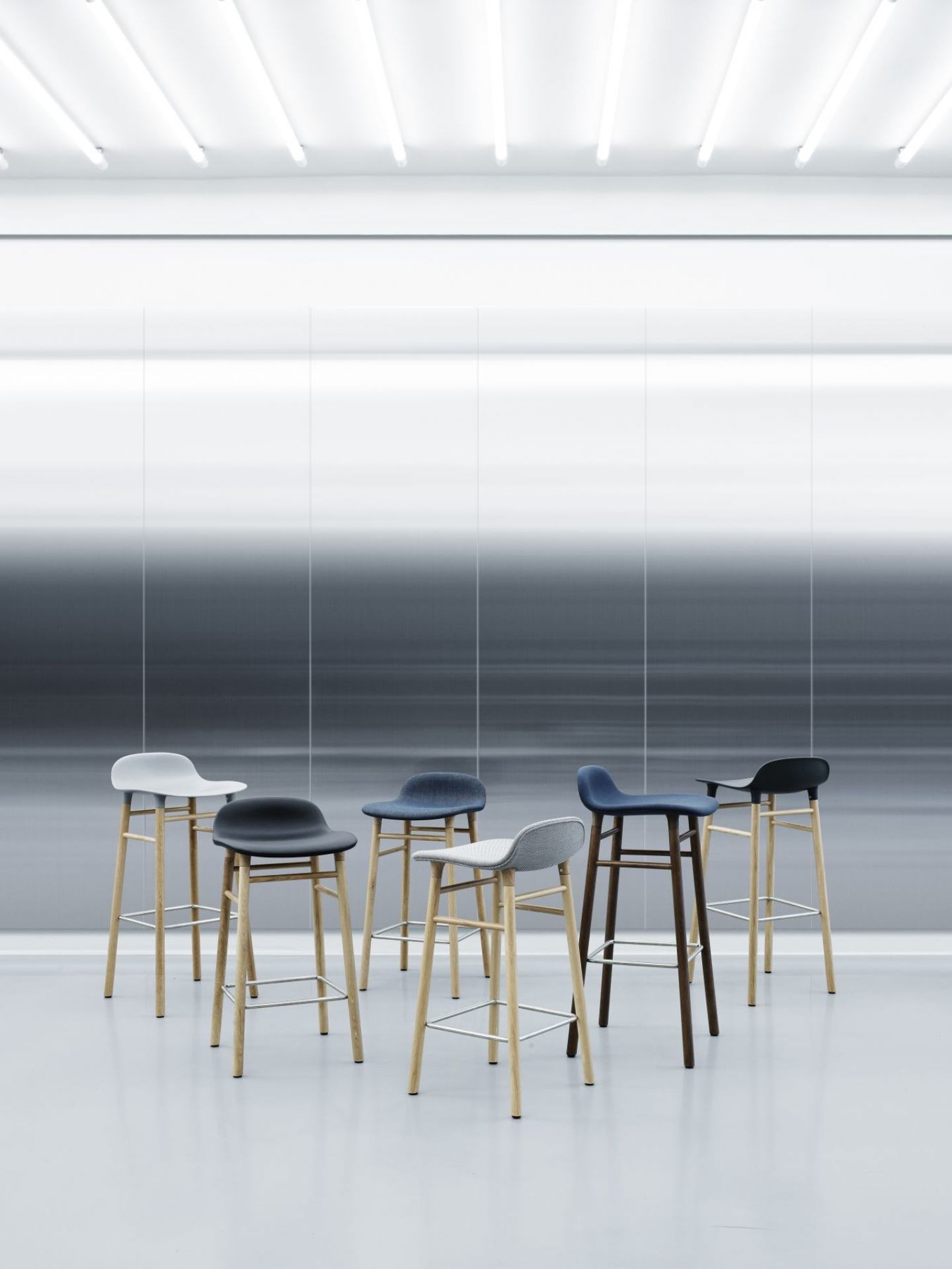 Form Barstool tabouret de bar H 65 cm Bois Normann Copenhagen