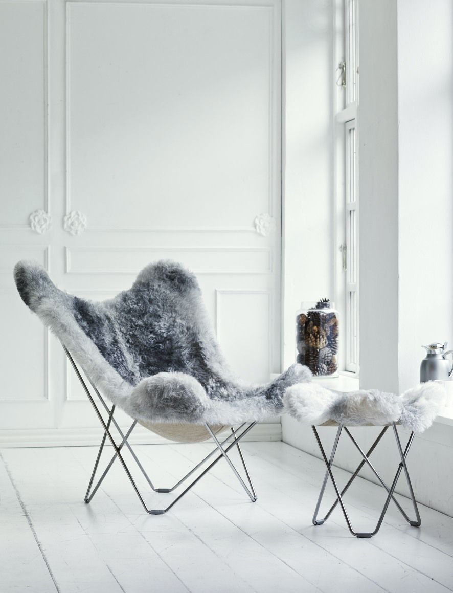Iceland Flying Goose Tabouret en peau de mouton Cuero  