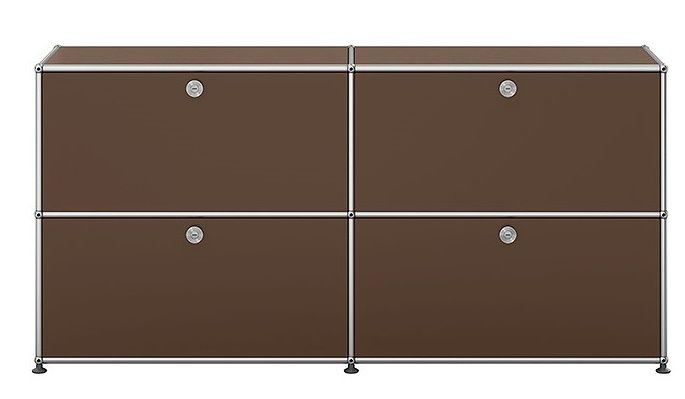 Braunes USM Haller Sideboard mit vier Klappen und verchromtem Gestell für stilvolle Wohnraumgestaltung.