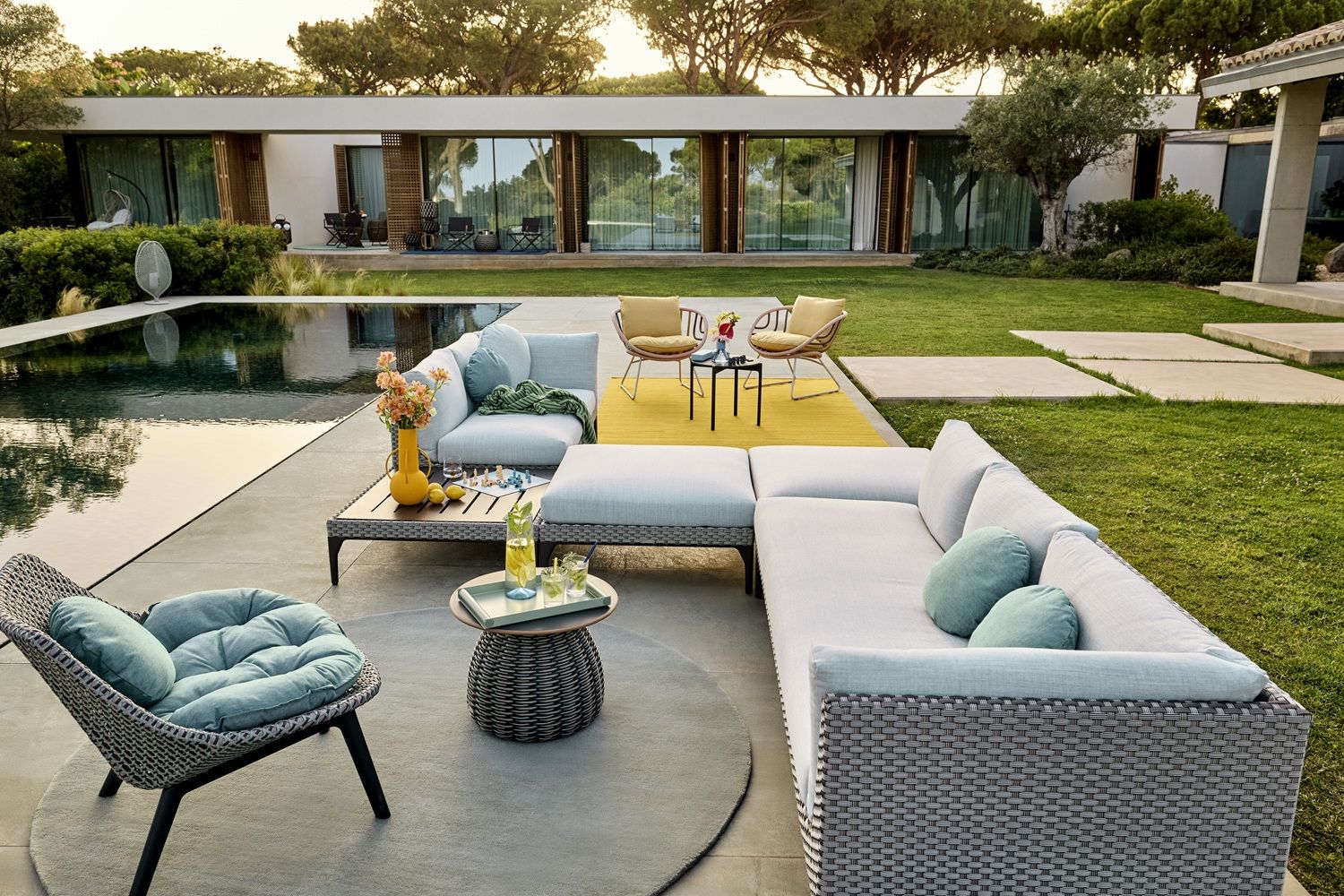 Mbrace Alu Club Outdoor Chair Dedon