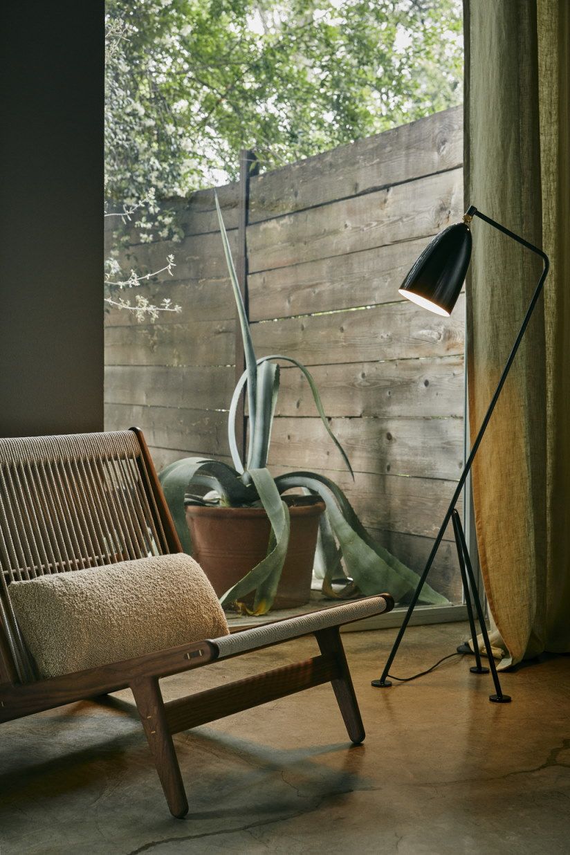 Gräshoppa / Grashoppa lampadaire Gubi