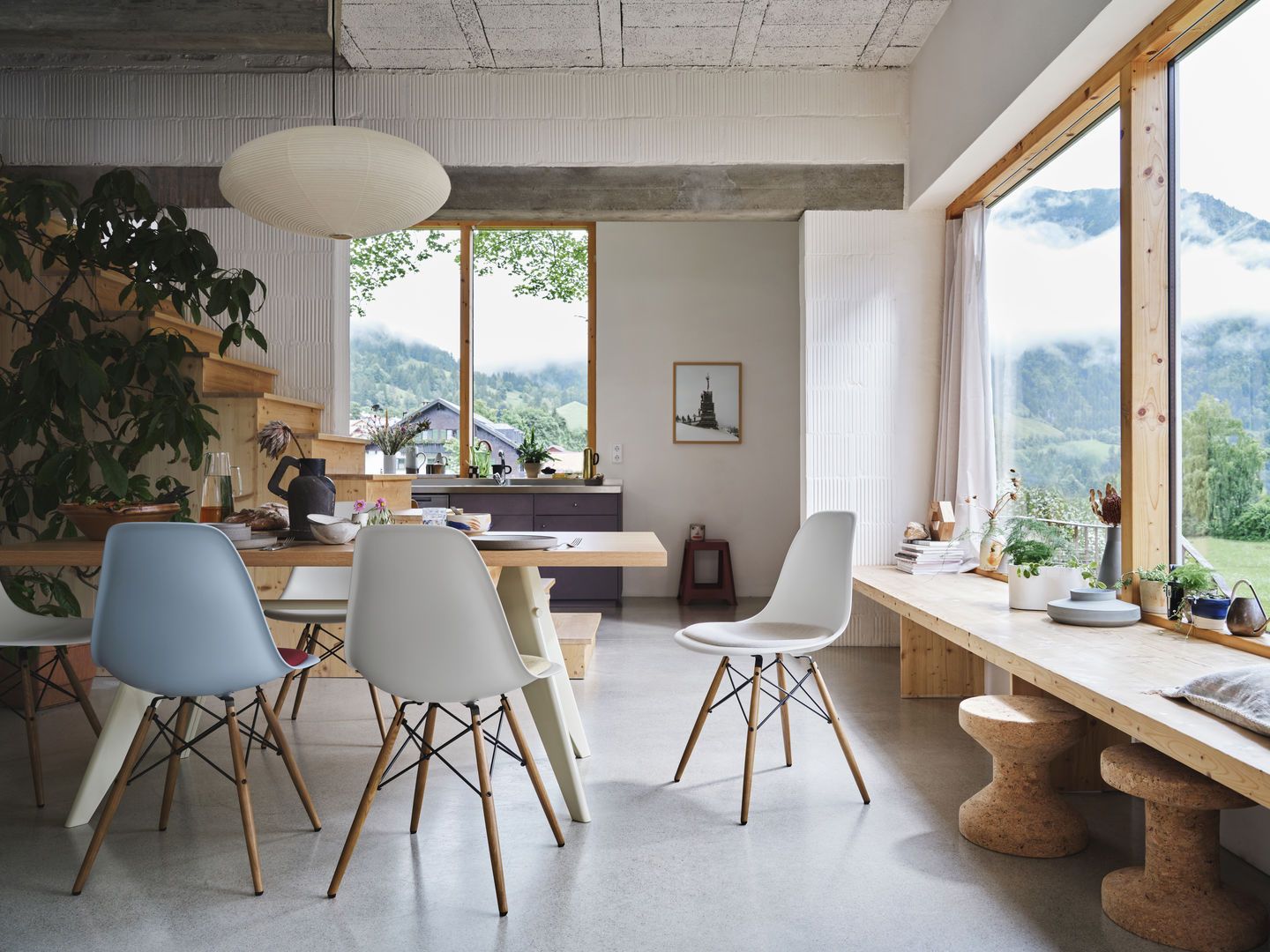 Eames Fiberglass Chair DSW chaise Vitra