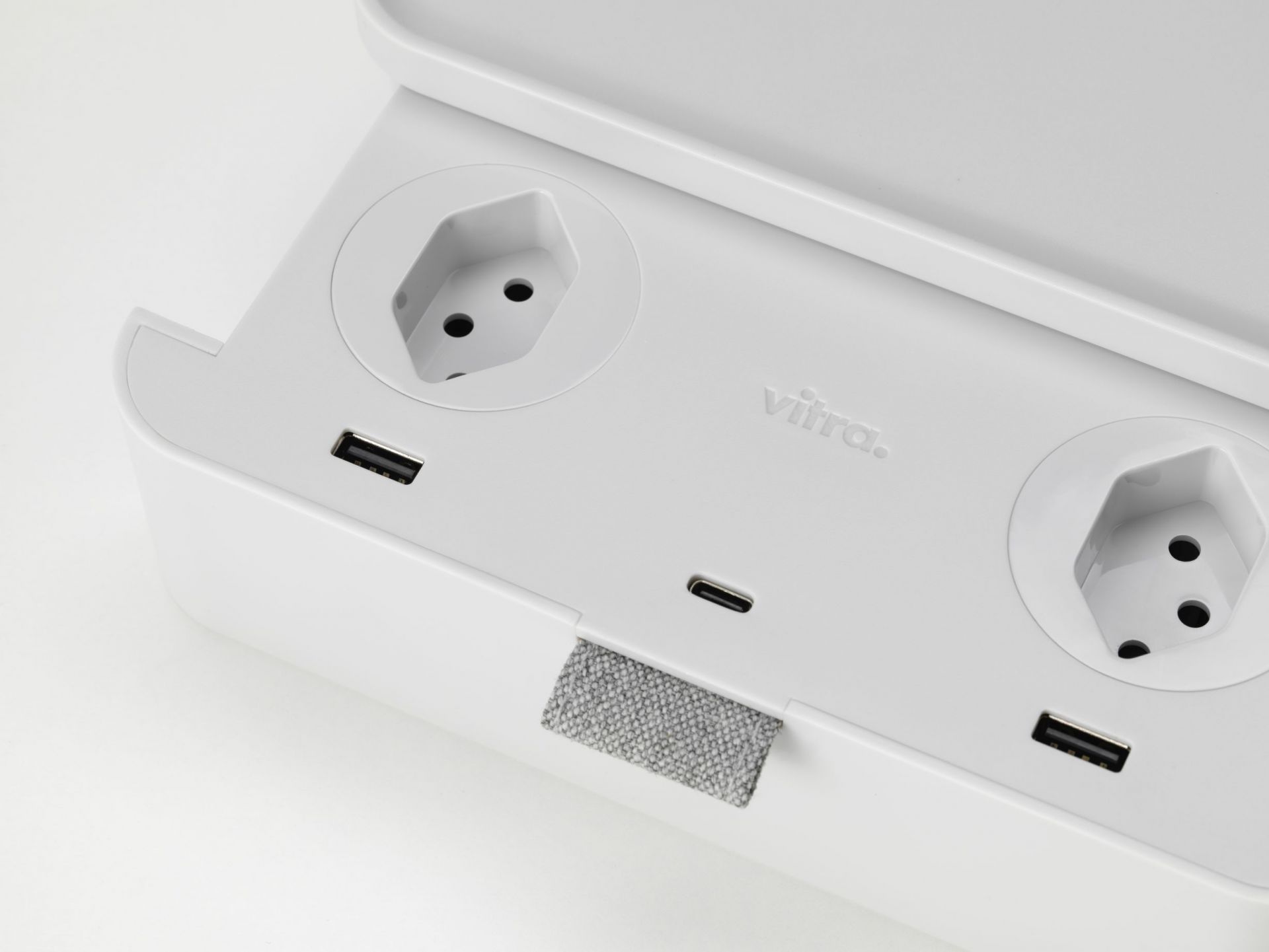 Ampi Chargeur sans fil et prise multiple Vitra