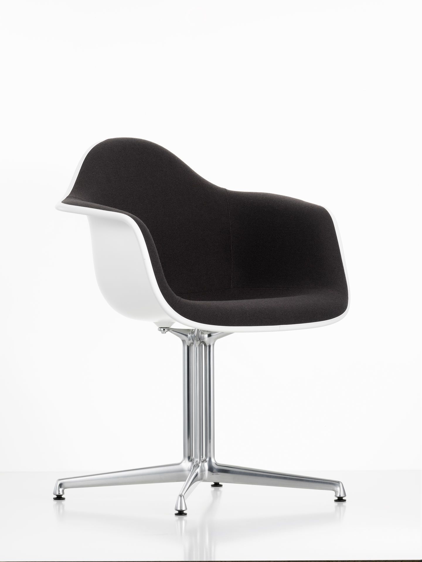 Eames Plastic Arm Chair DAL Chaise entièrement rembourrée Vitra