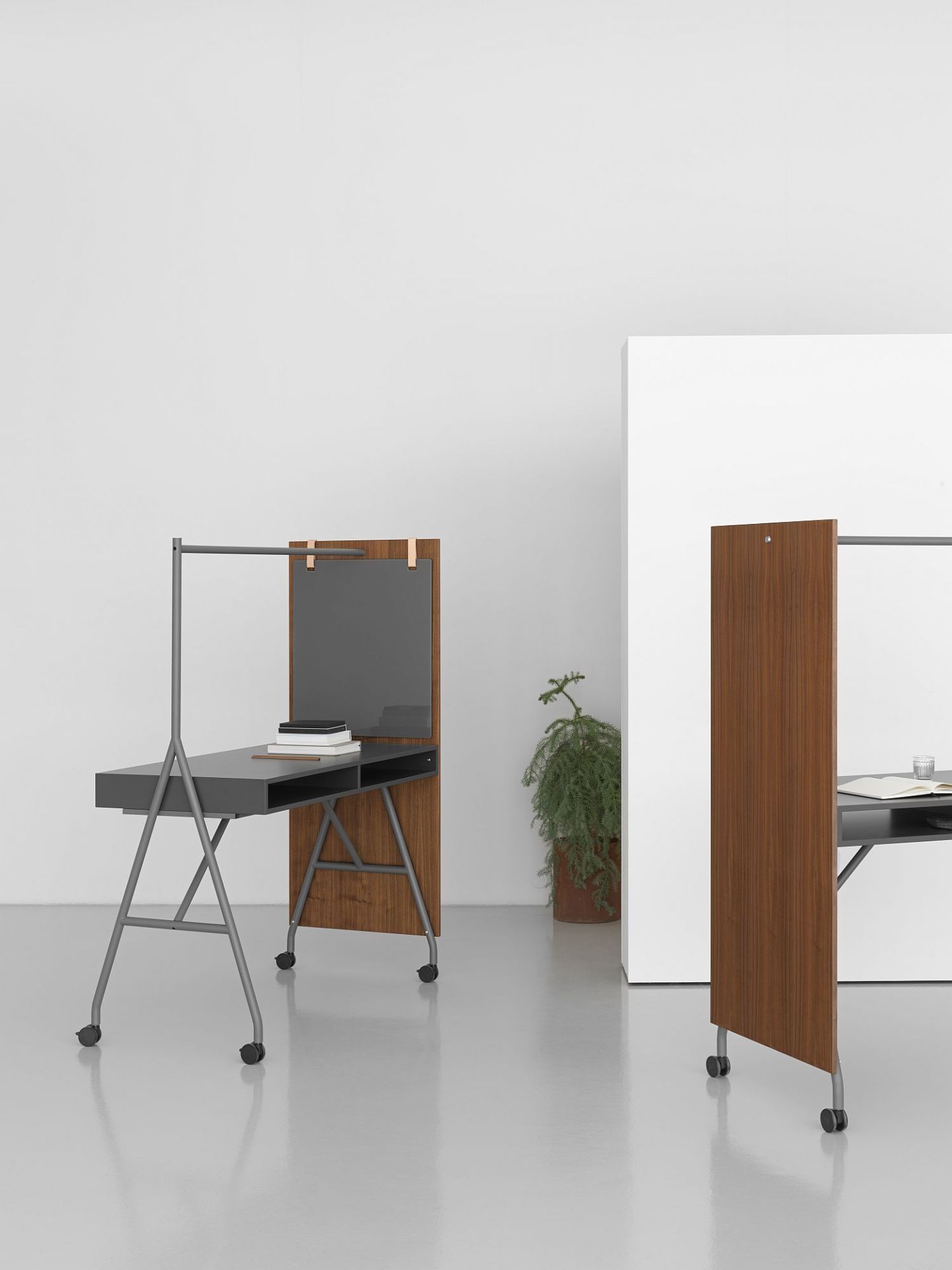 Hangout High Desk Table haute Mizetto QUICK SHIP
