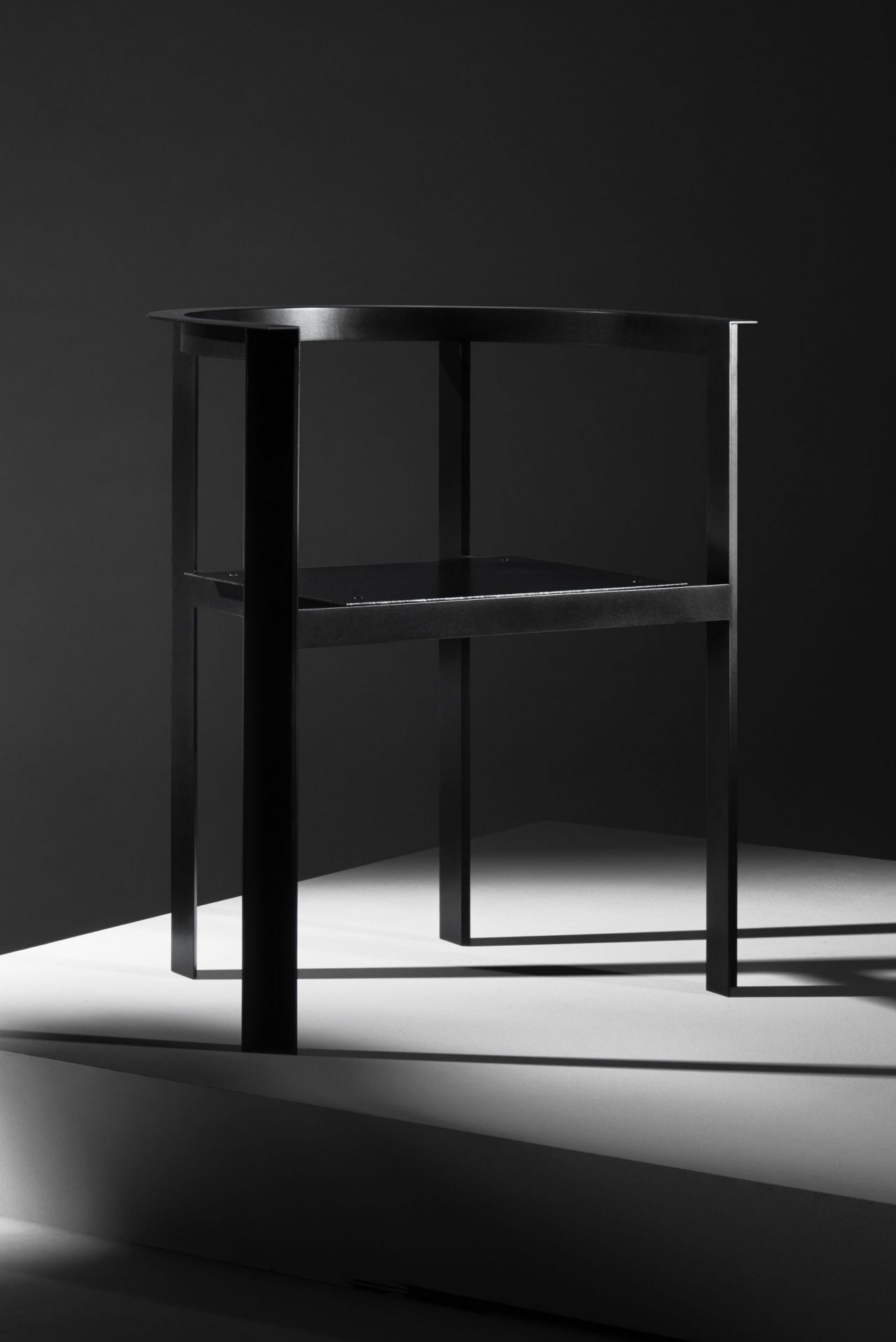 Throne Chaise New Tendency