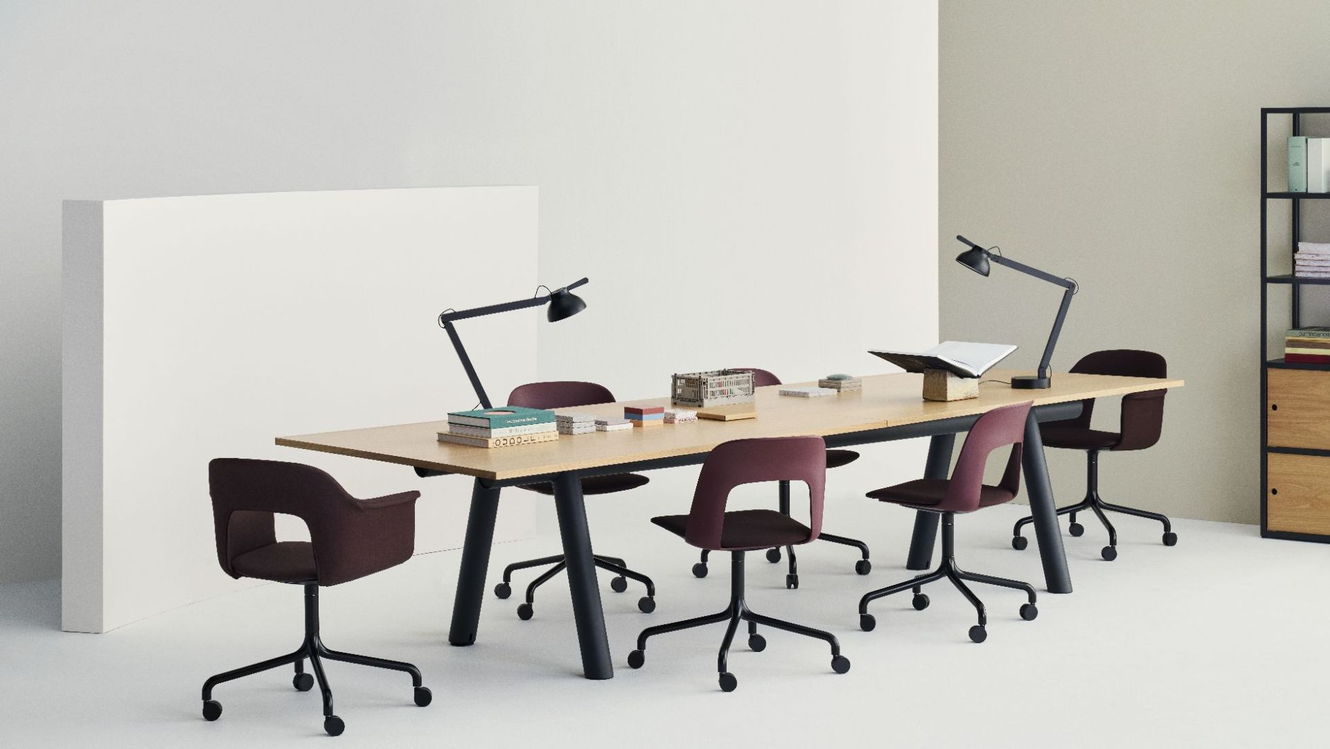 Layout Side Chair 163 Chaise pivotante 4 étoiles Hay 