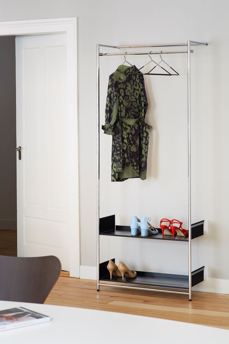 Comba Anlehngarderobe Mox Gestell schwarz verchromt Tablaren schwarz