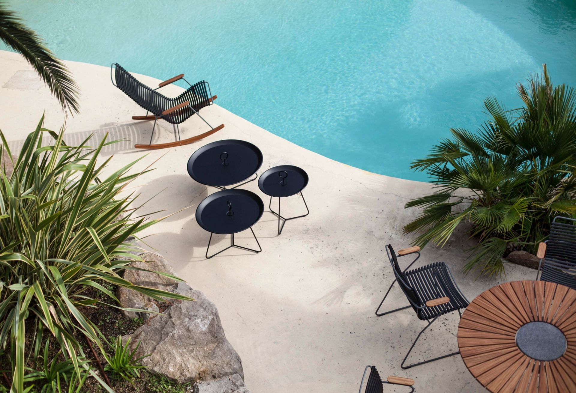 Eyelet  Outdoor / Indoor Table d'appoint moyenne Houe