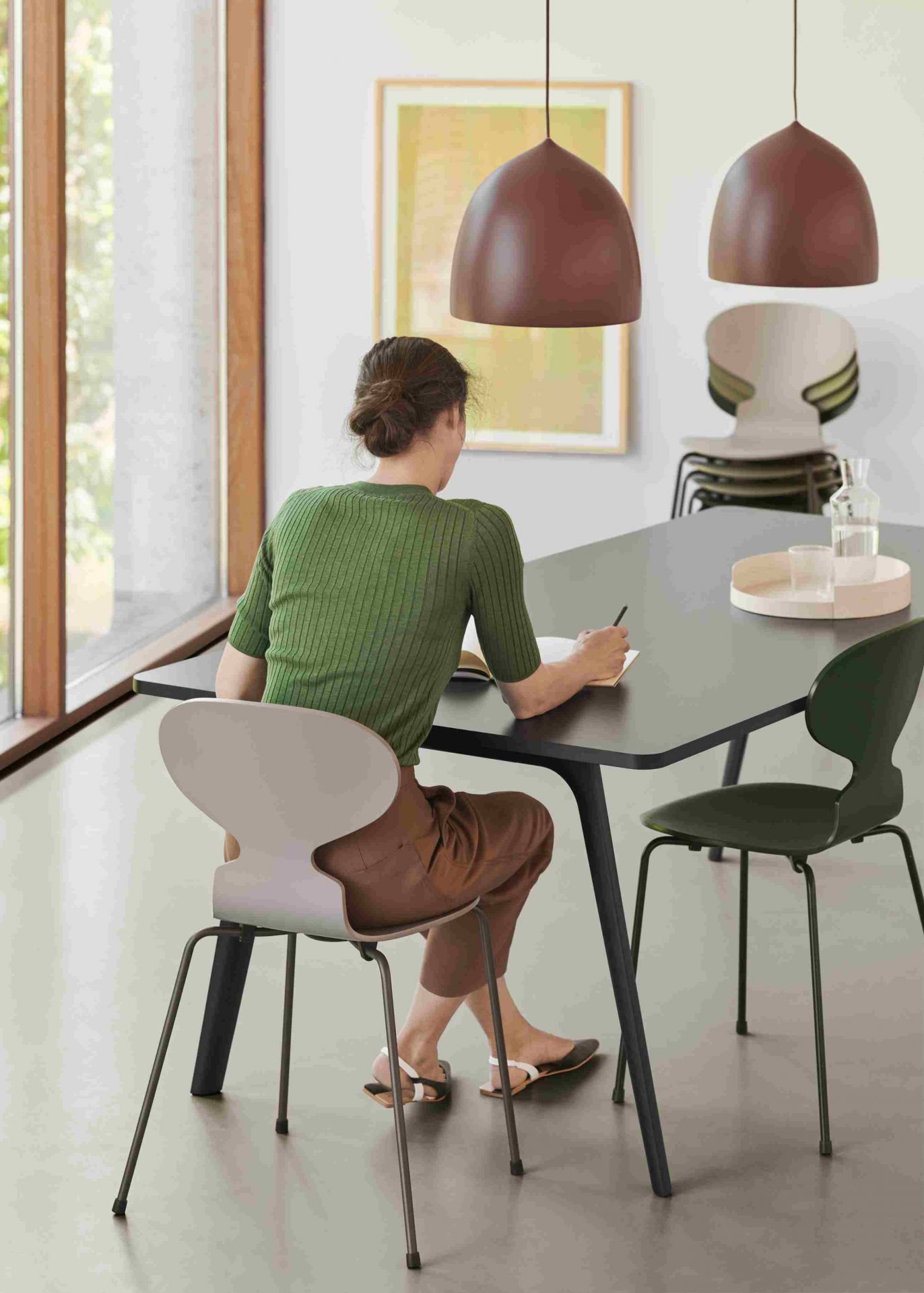 La chaise La Fourmi  3101 Cadre à 4 pieds Fritz Hansen 