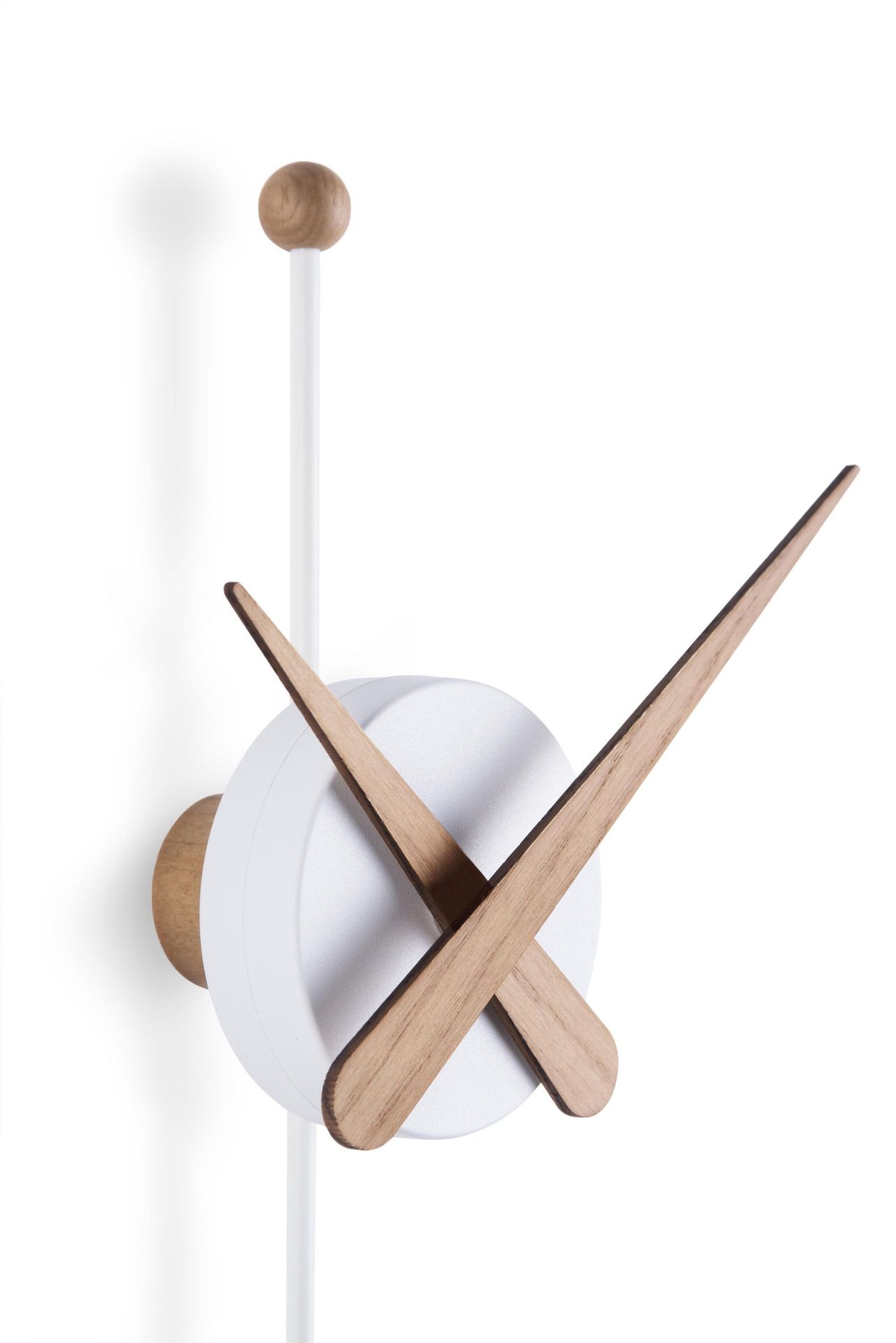 Horloge murale Punta CHÊNE / BLANC nomon OFFRE SPECIALE