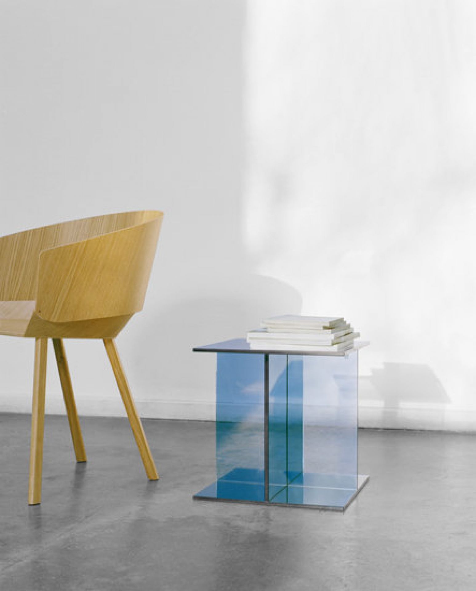CT08 Vier Table d'appoint de Philipp Mainzer bleu foncé e15