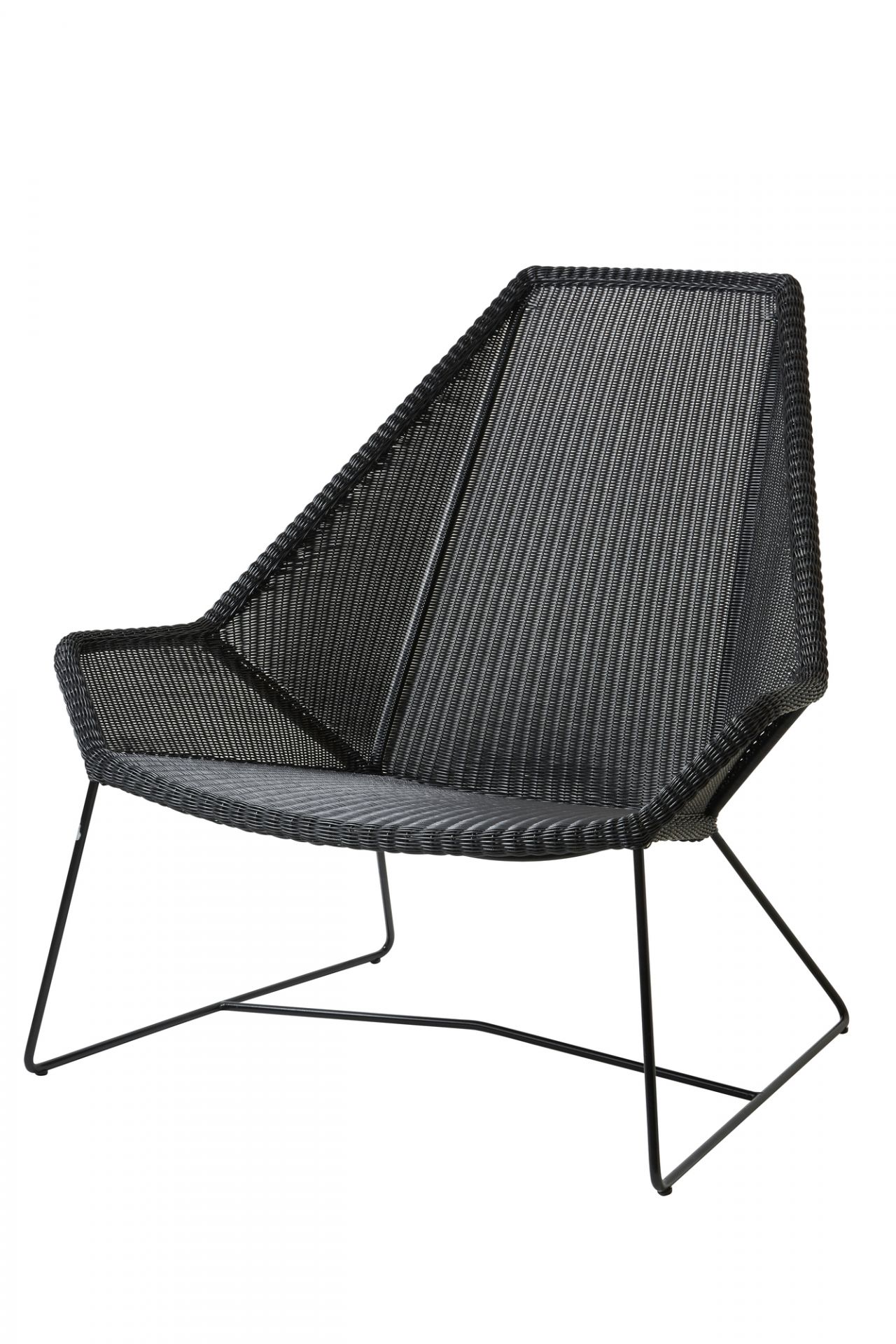 Schwarzer Cane-Line Breeze Highbacksessel für den Außenbereich mit hoher Rückenlehne und filigranem Stahlgestell.