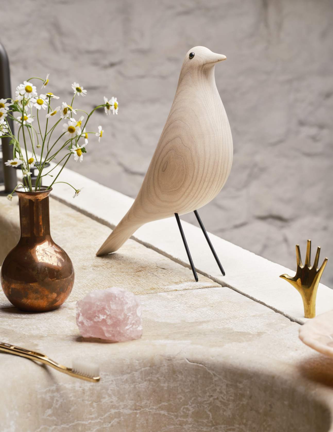 Eames House Bird sculpture frêne blanc huilé Vitra Nouvelle version