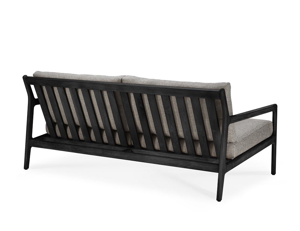 Jack Outdoor Sofa, 2-Sitzer, Teakholz schwarz lackiert, mit mokkafarbenen Kissen, Rückansicht. Gartenmöbel für Terrasse.