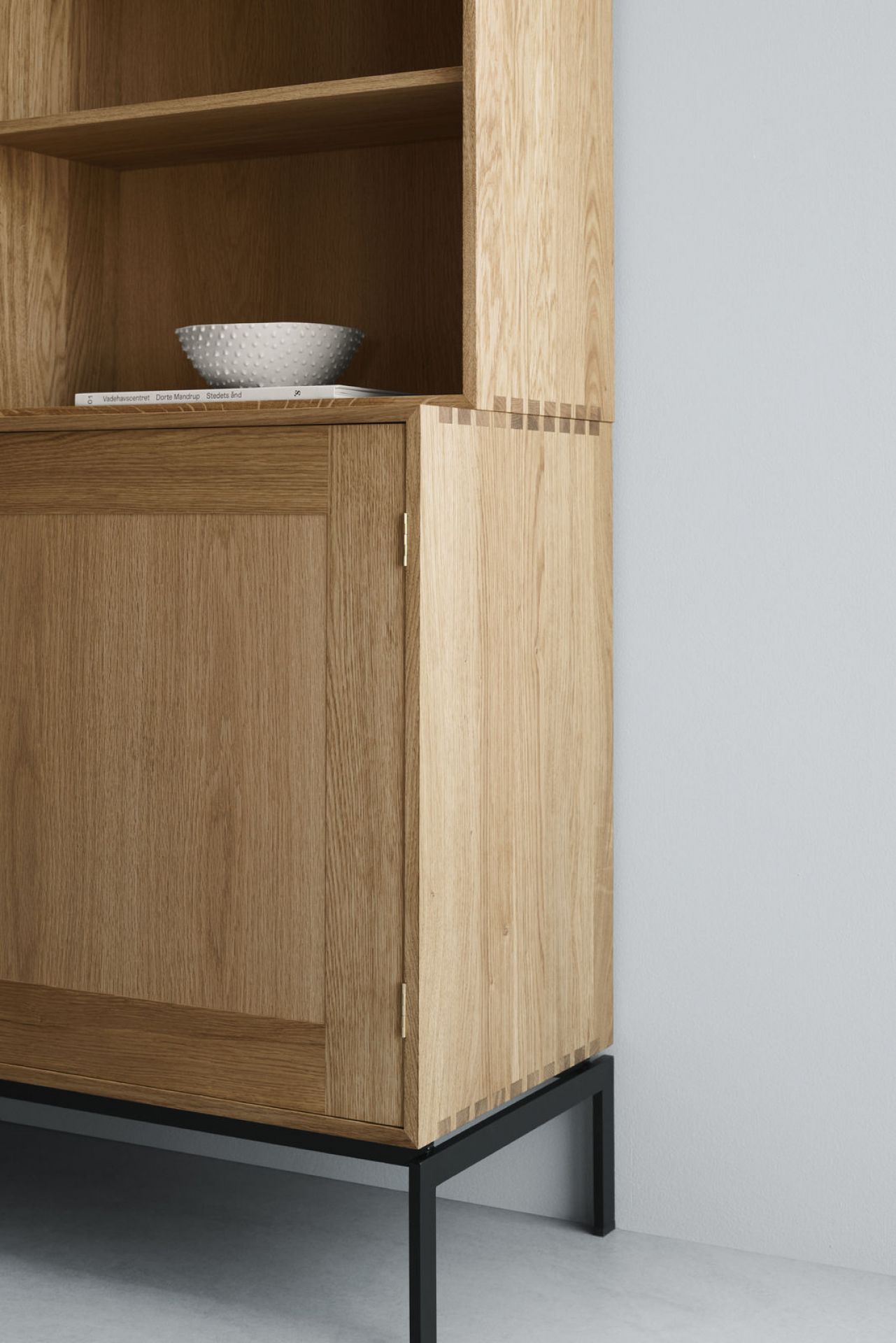 FK63 Système d'étagères Horizontales Profondeur 36 cm avec Portes Carl Hansen & Søn