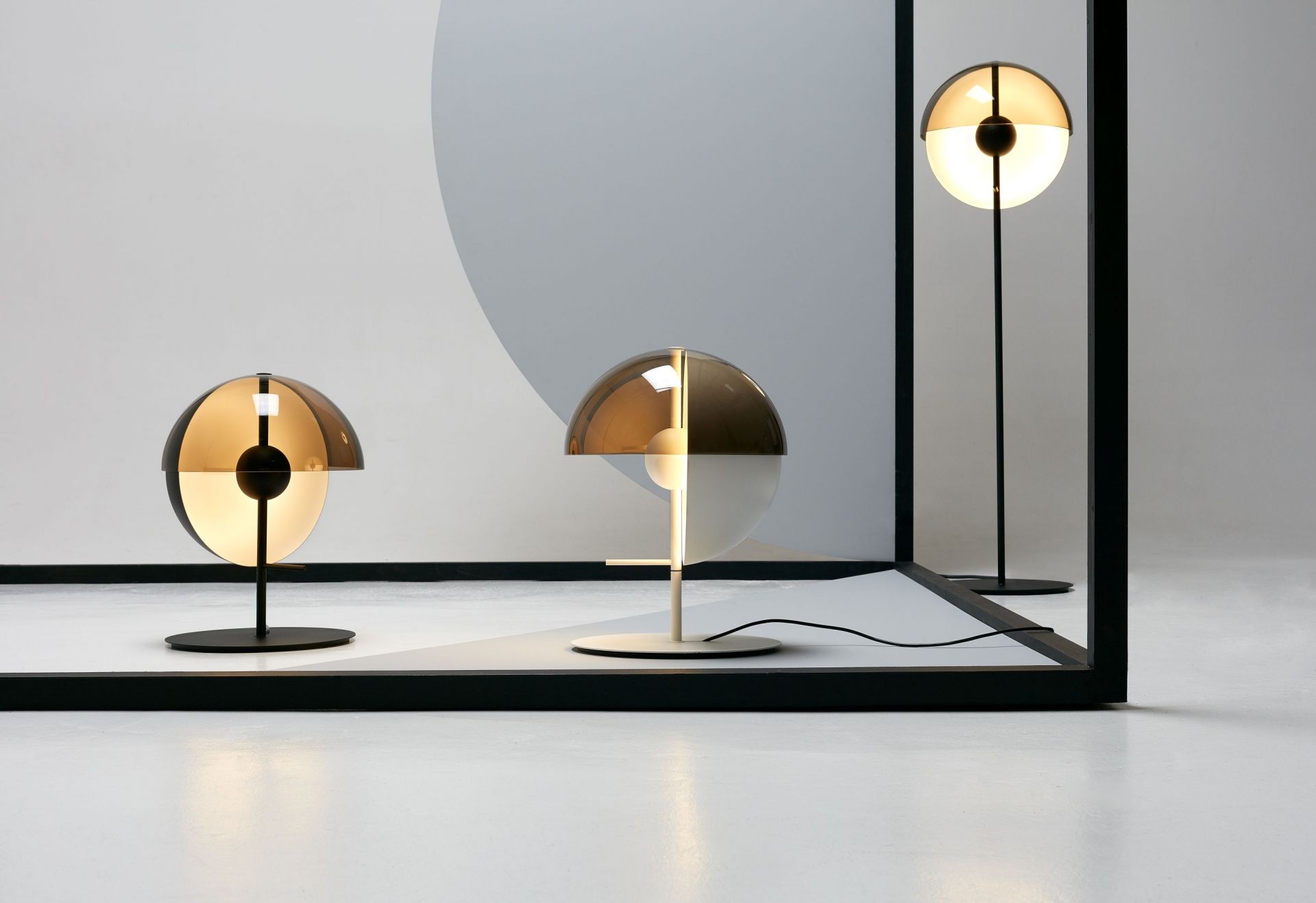 Theia P Lampadaire noir Marset