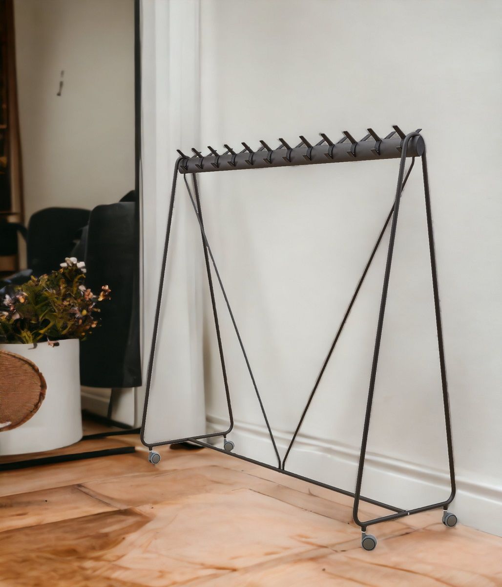 Ellipse Armoire sur roues avec 24 crochets Segis