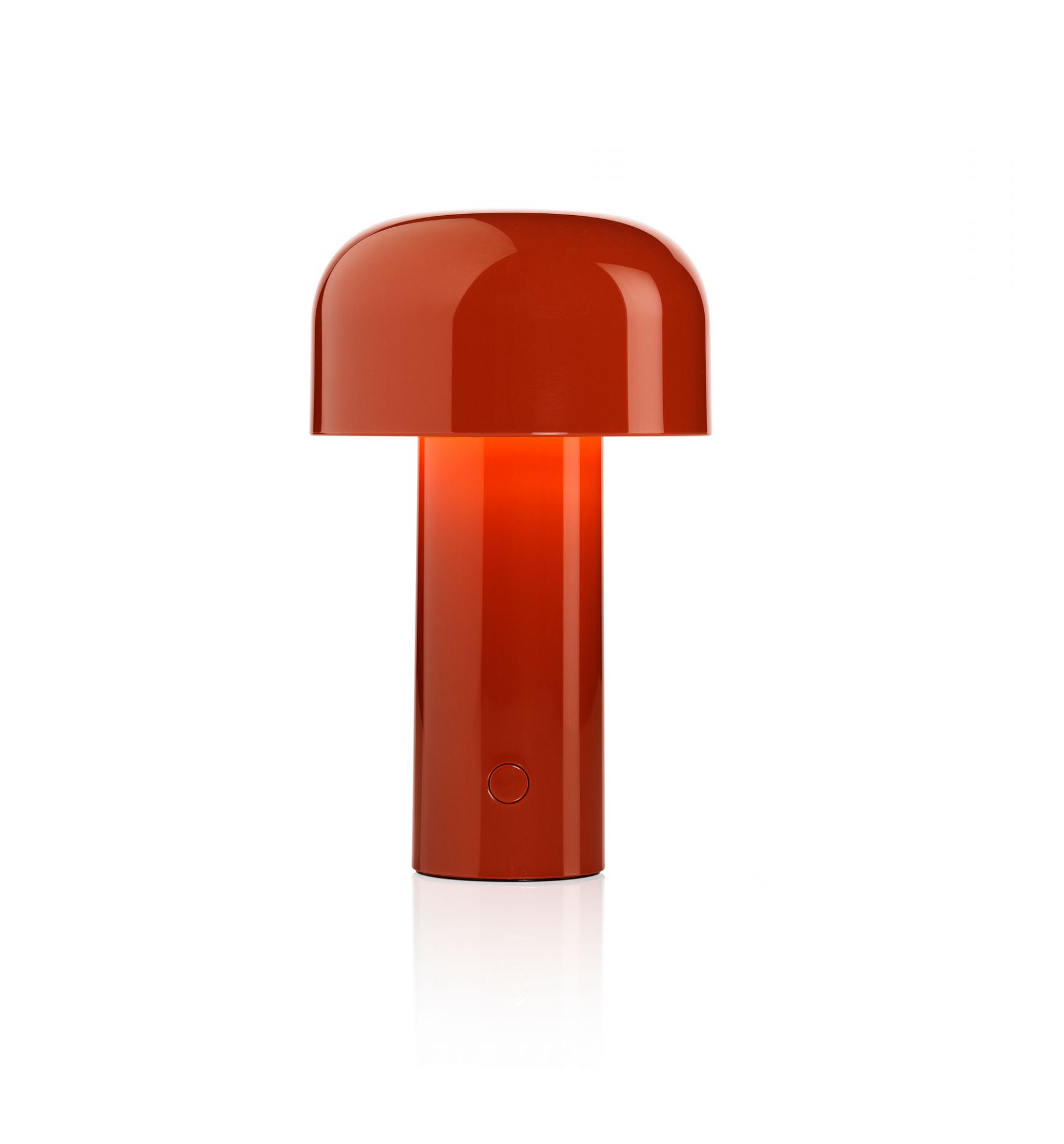 Bellhop Tischleuchte von Flos in Ziegelrot. Moderne, kabellose Lampe mit USB-Anschluss.
