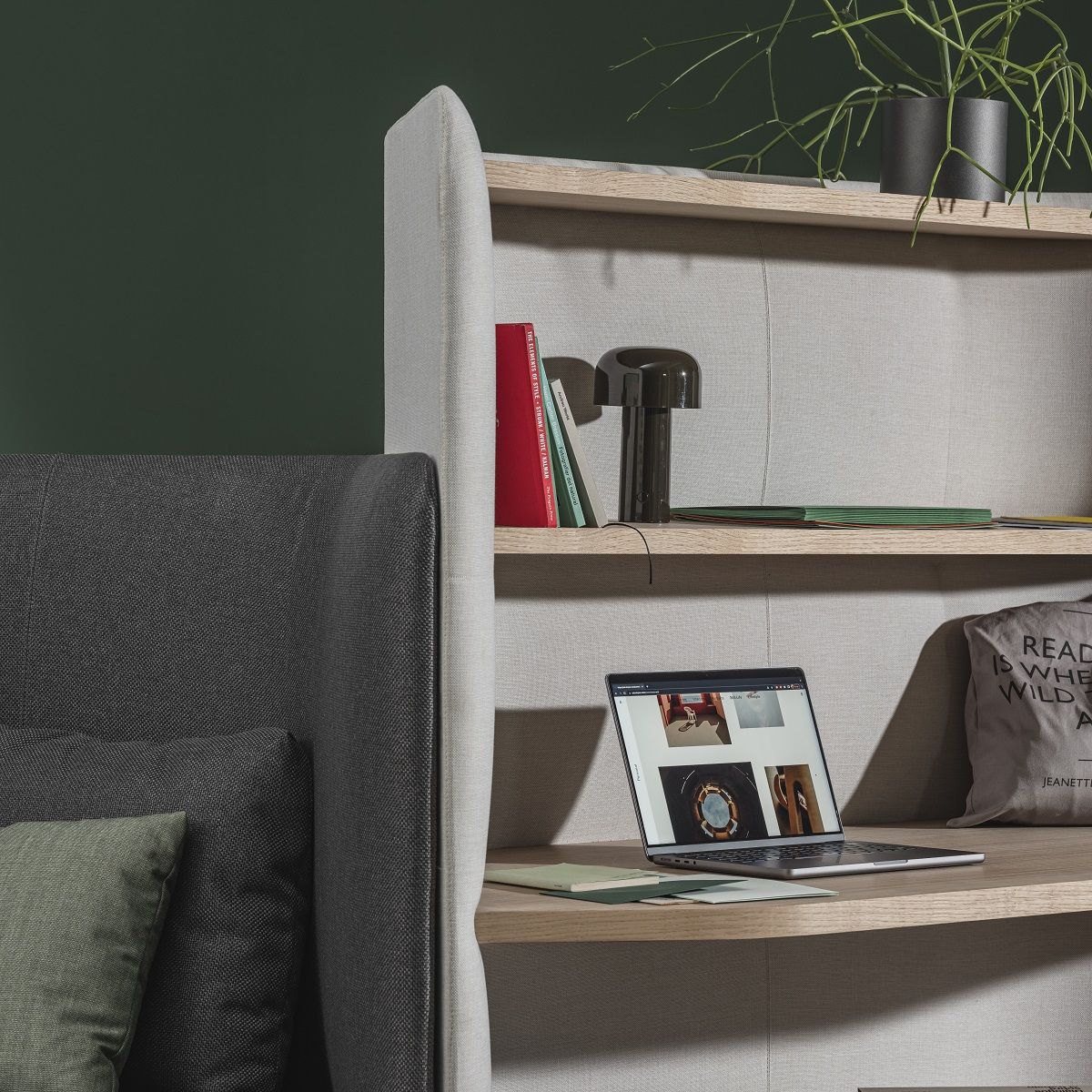 In Out Office BU2250 / BU2251 Fauteuil de salon avec panneau Andreu World
