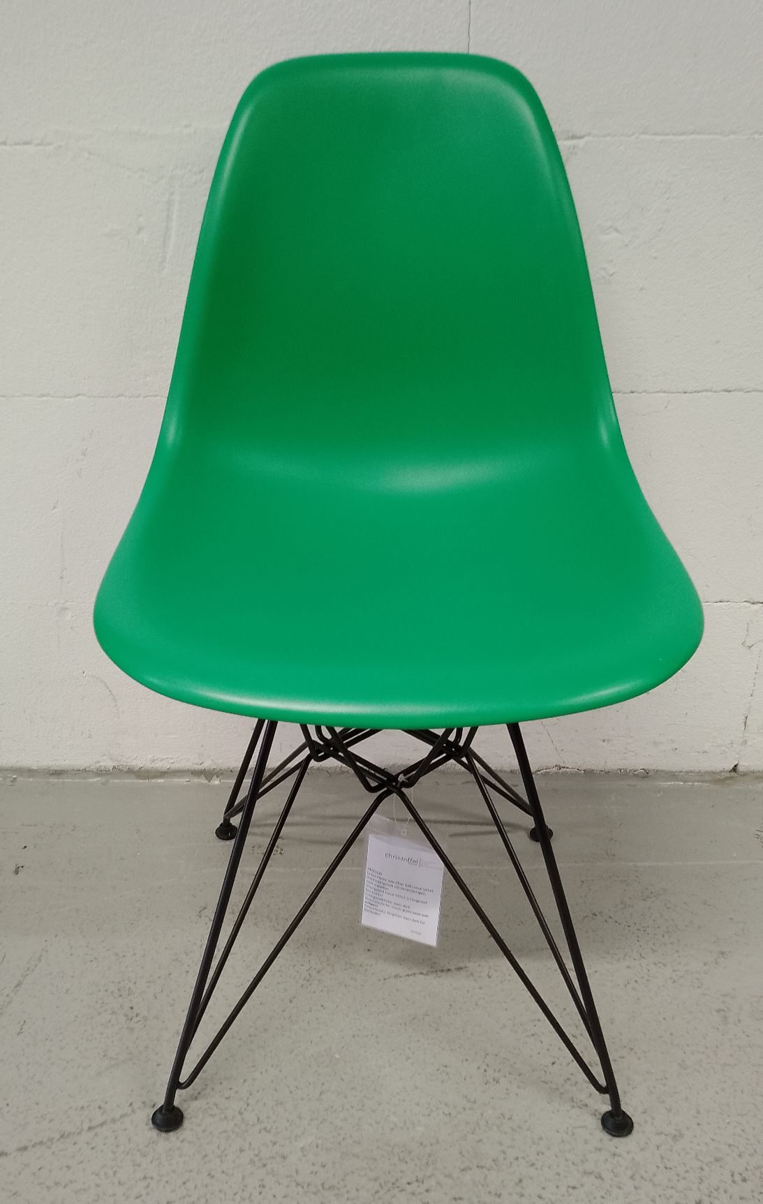 Eames Plastic Side Chair DSR chaise Vitra MEUBLES D'EXPOSITION / MEUBLES D'OCCASION