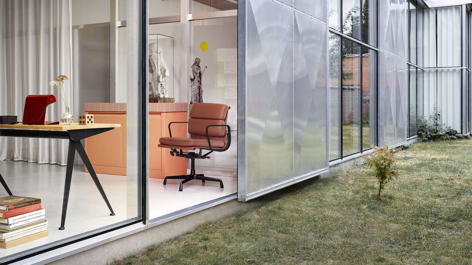Soft Pad Chair EA 231 / EA231 Chaise Vitra