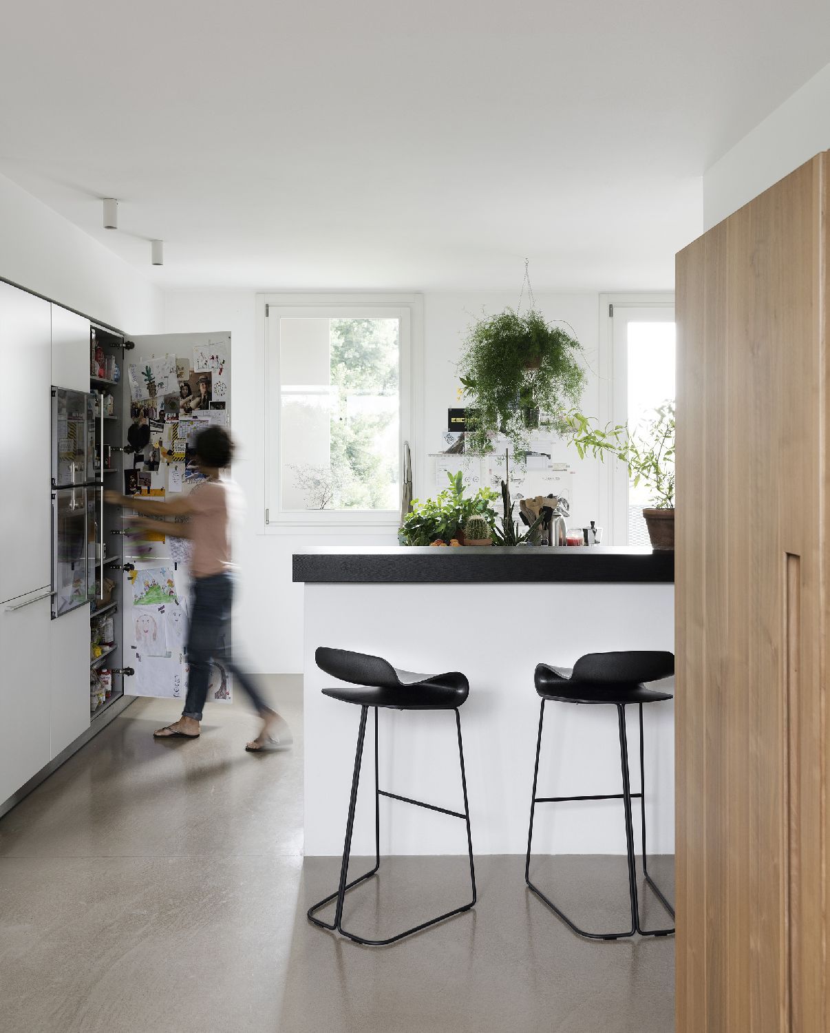 BCN Tabouret de bar avec piètement traîneau Kristalia