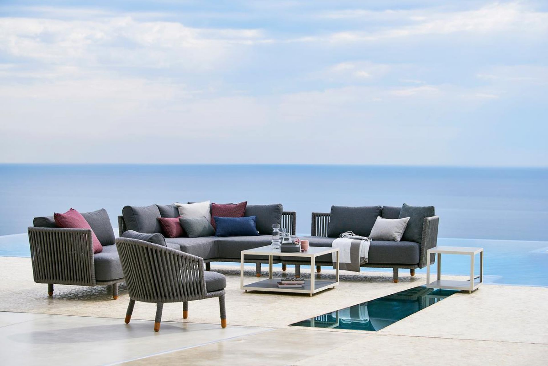 Moments Outdoor chaise longue Cane-Line