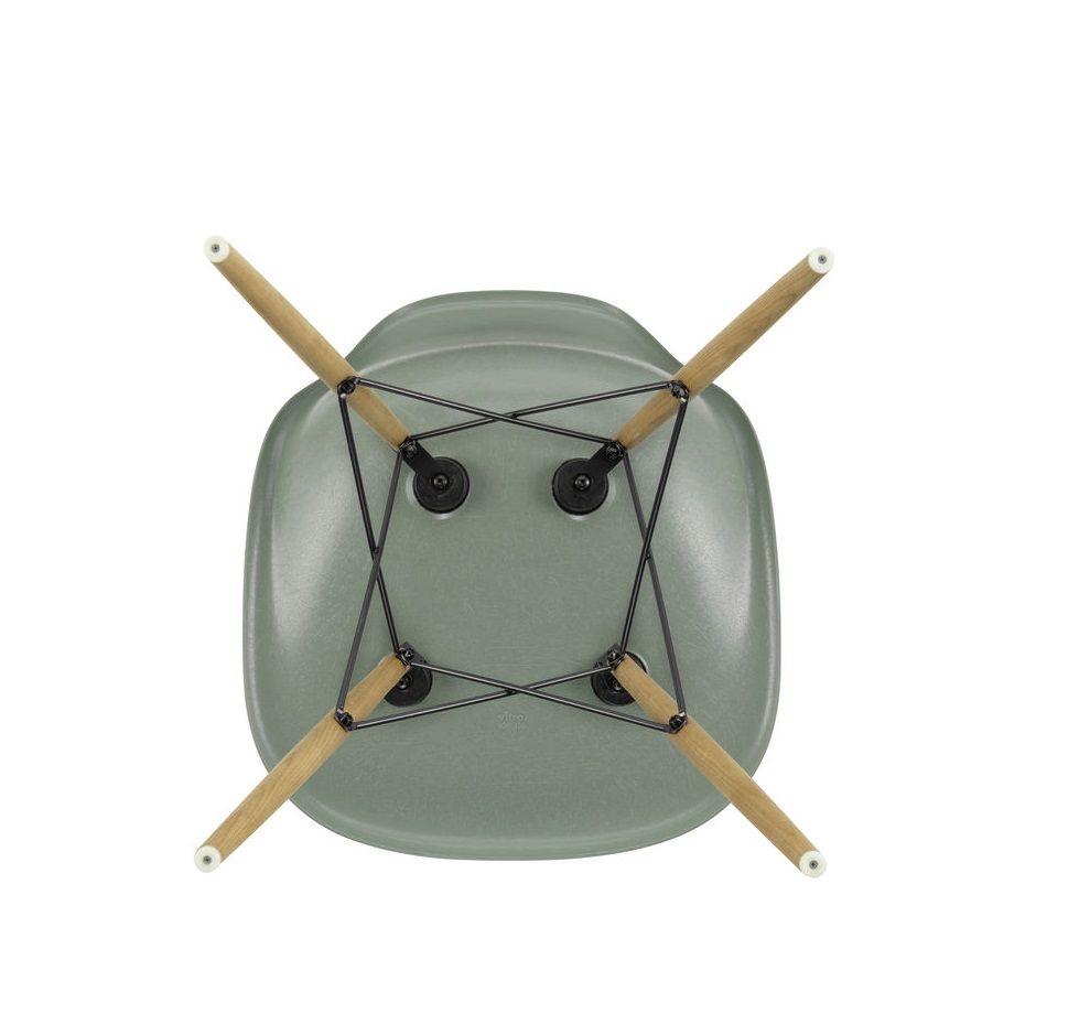 Eames Fiberglass Chair DSW chaise Vitra