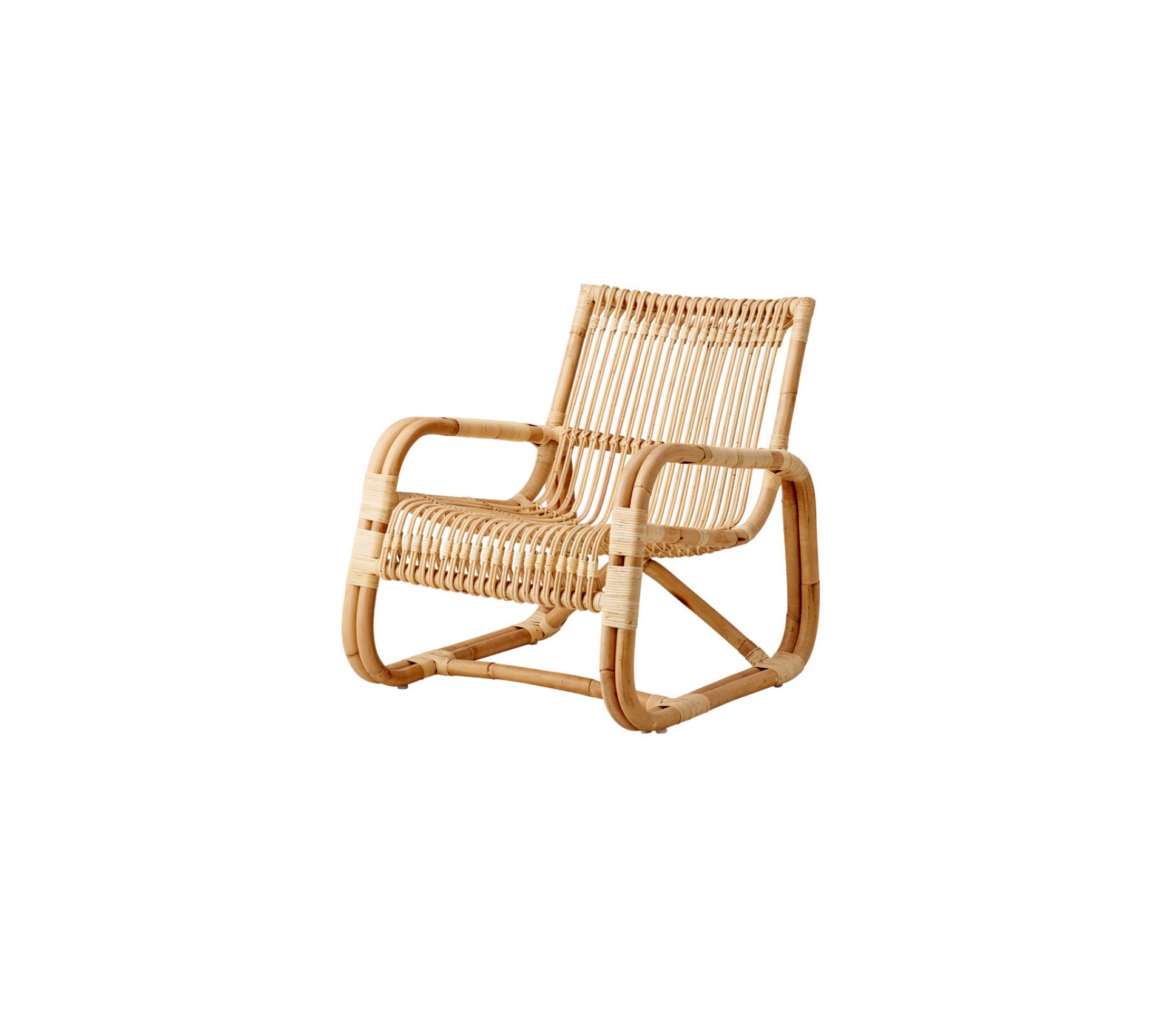 Curve Loungesessel aus Rattan von Cane-Line in Natur, Indoor Möbel für entspanntes Wohnen.
