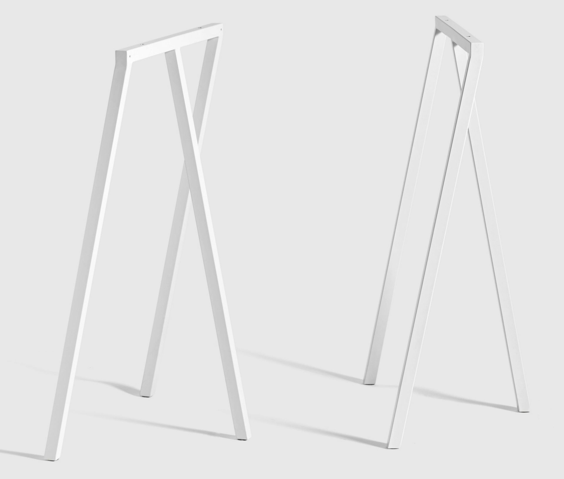 Loop Stand Frame High Chevalets de table Hay
