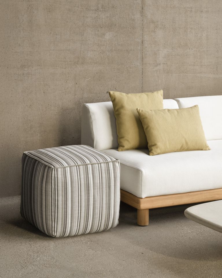 Pouf d'extérieur Zahara gris à rayures Ethnicraft