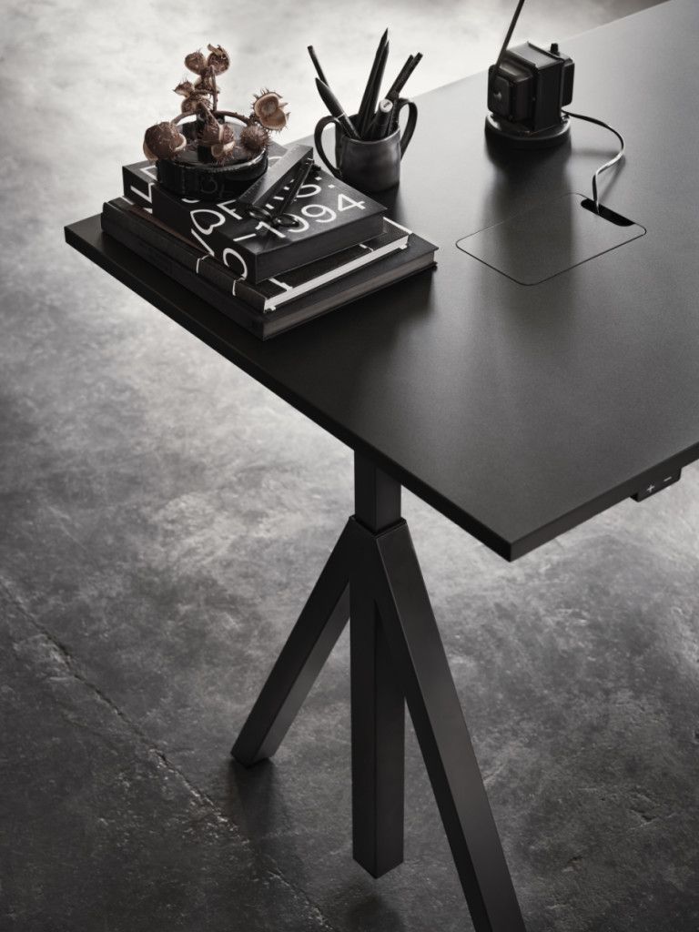 Works Bureau réglable en hauteur L140cm String Furniture