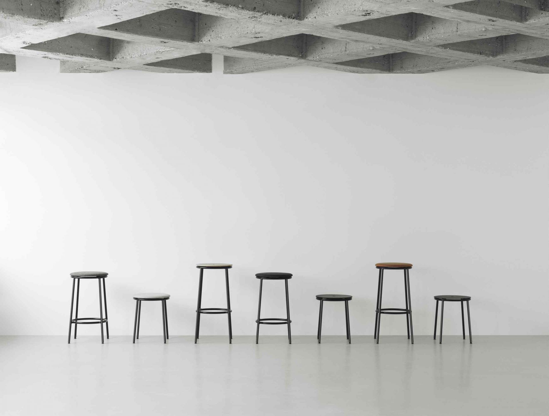 Circa Barstool H 75 cm Tabouret de bar Normann Copenhagen 