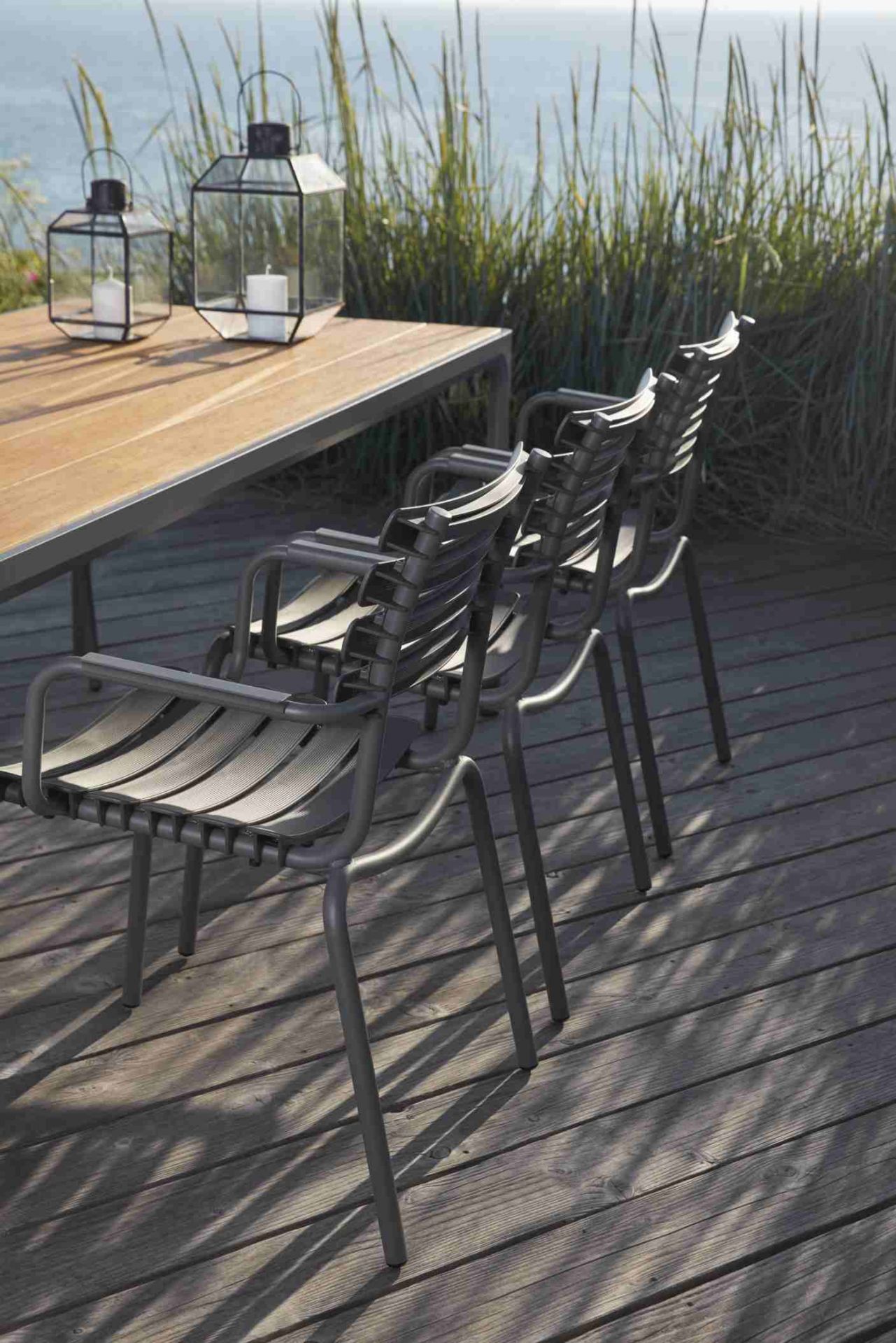 Four Dining table Outdoor Table à manger Houe