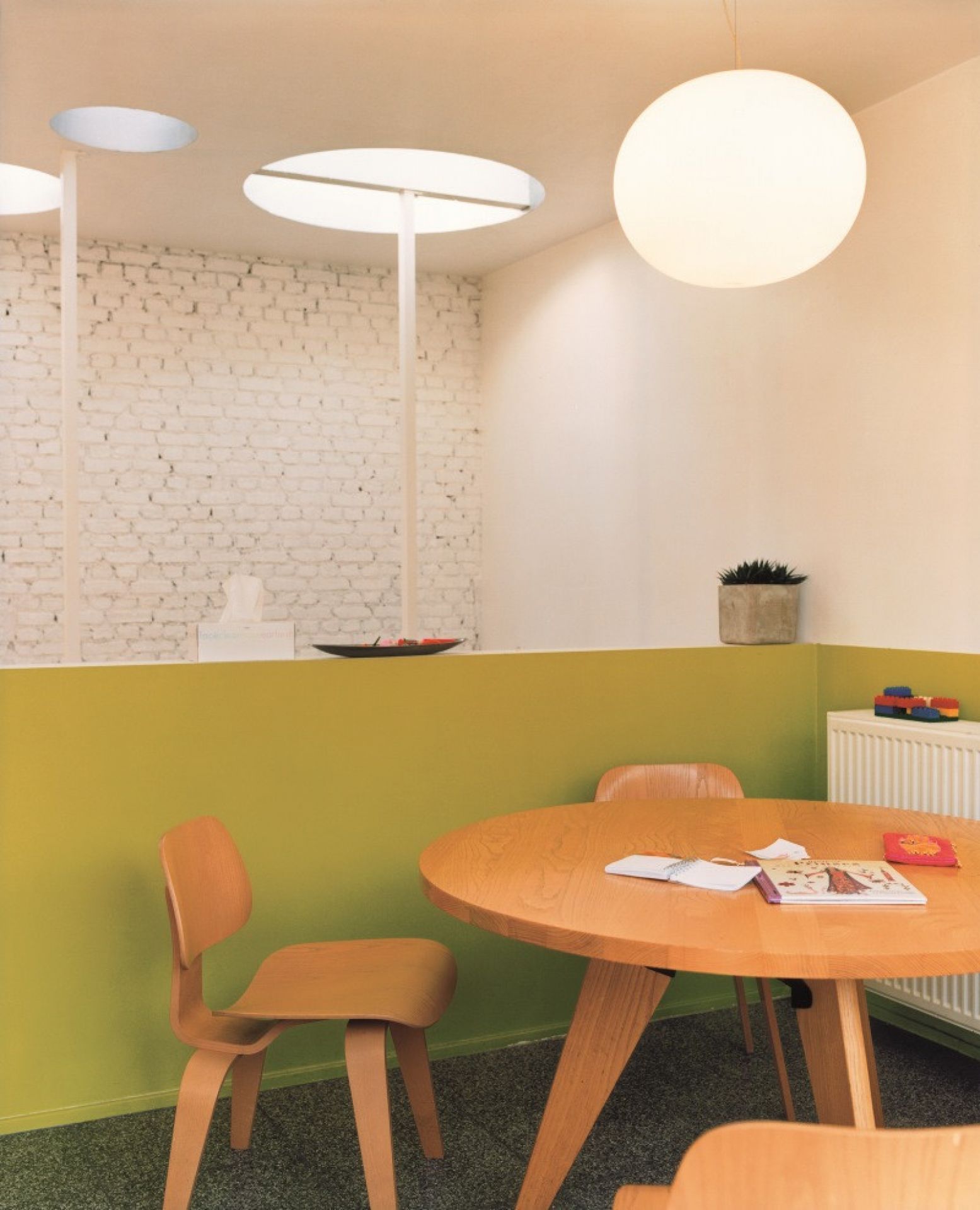 Plywood Group DCW Chaise en bois Vitra