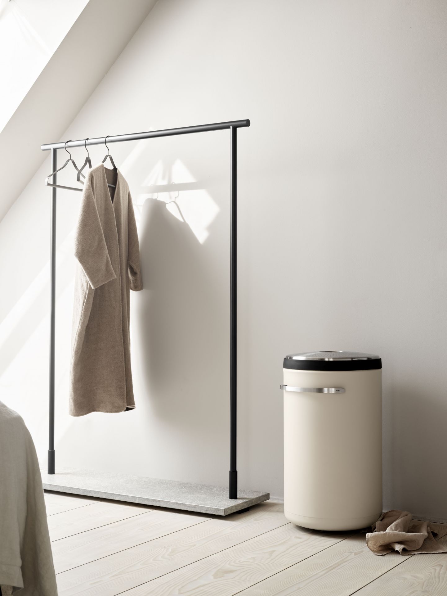 Panier à linge beige Vipp
