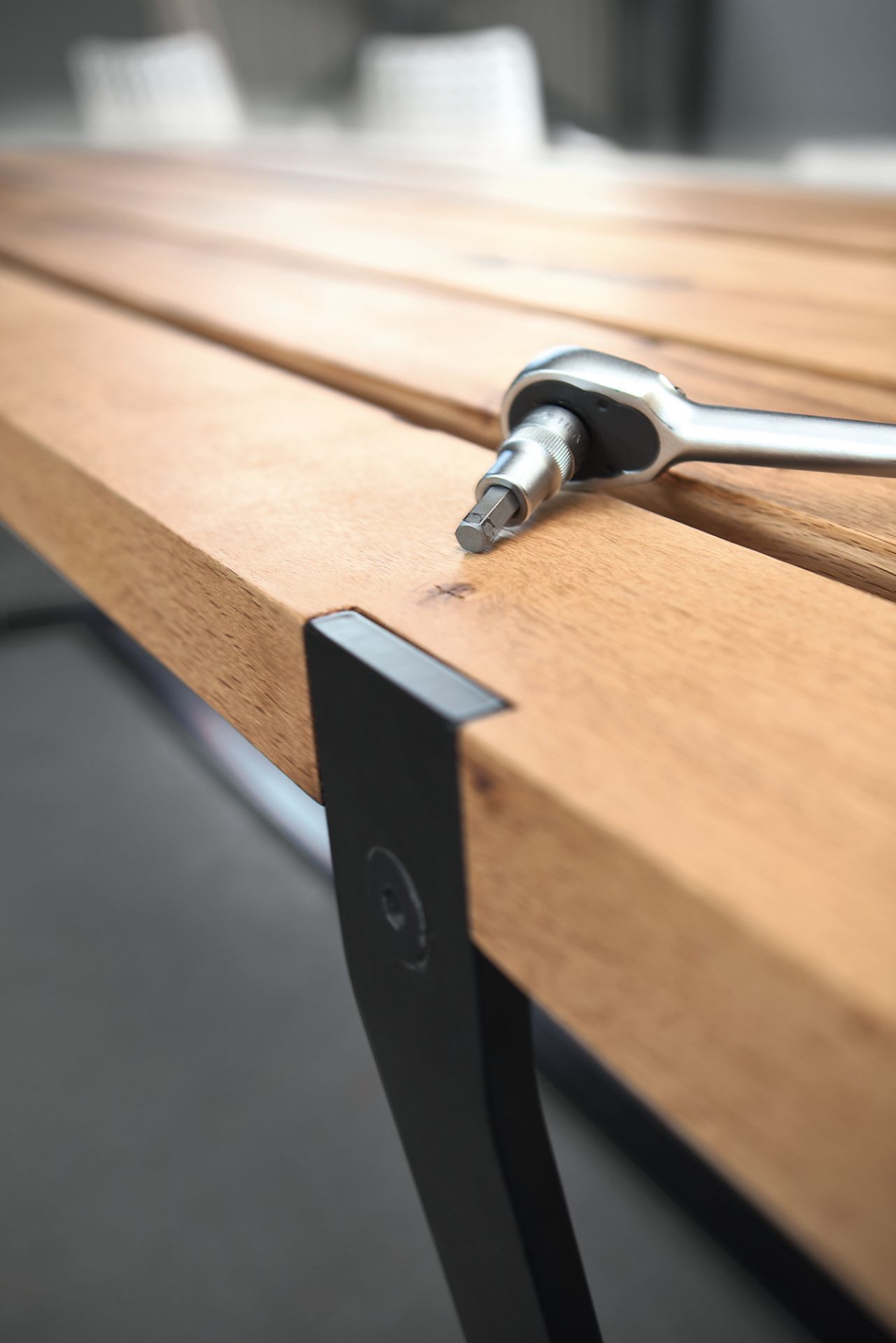 BB 11 Clamp Table Noyer Janua
