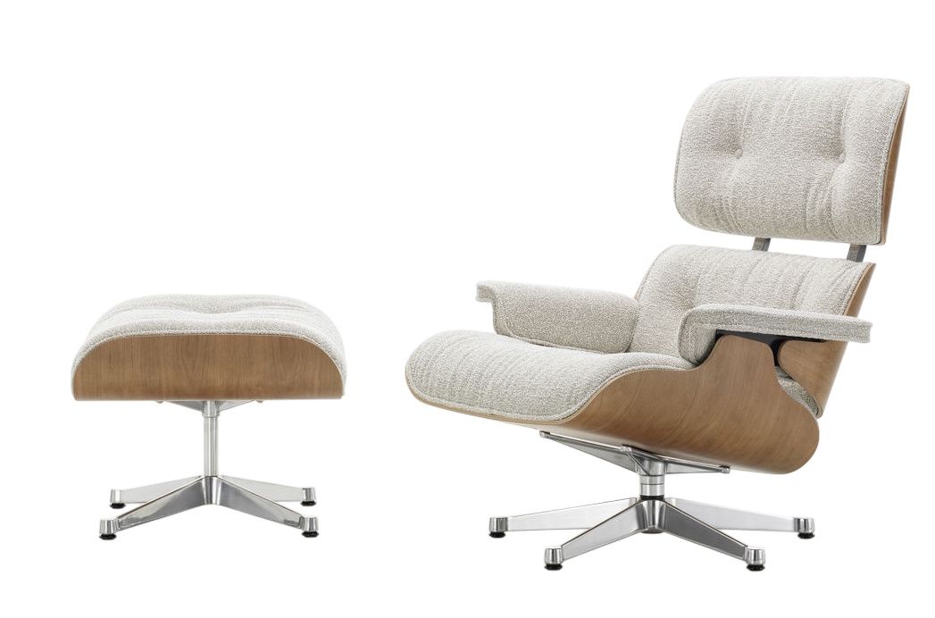 Eames Lounge Chair & Ottoman Fauteuil PRÉFÉRENCE Nubia, cream sand, poli, cerisier Eames Lounge Chair & Ottoman Fauteuil PRÉFÉRENCE Nubia, cream sand, poli, cerisier