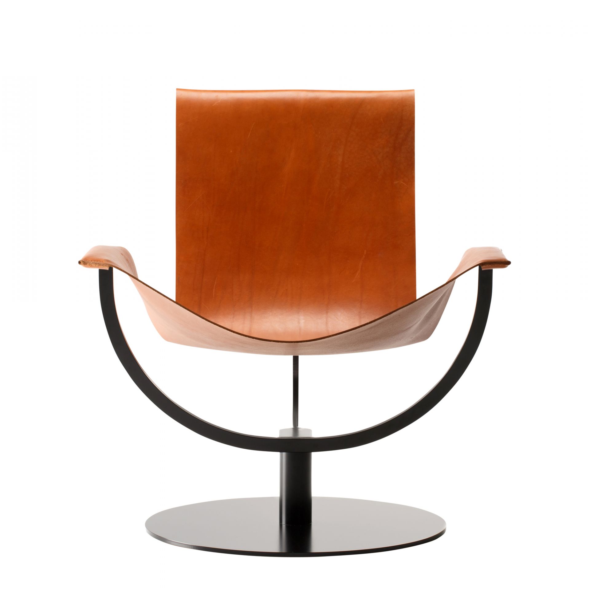 Favius Arch Chair fauteuil peau de vache cognac Favius 