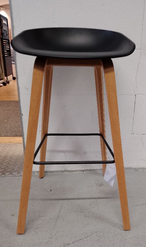 About a Stool AAS32 / AAS 32 Tabouret de bar haut Hay MEUBLE D'EXPOSITION / MEUBLES D'OCCASION