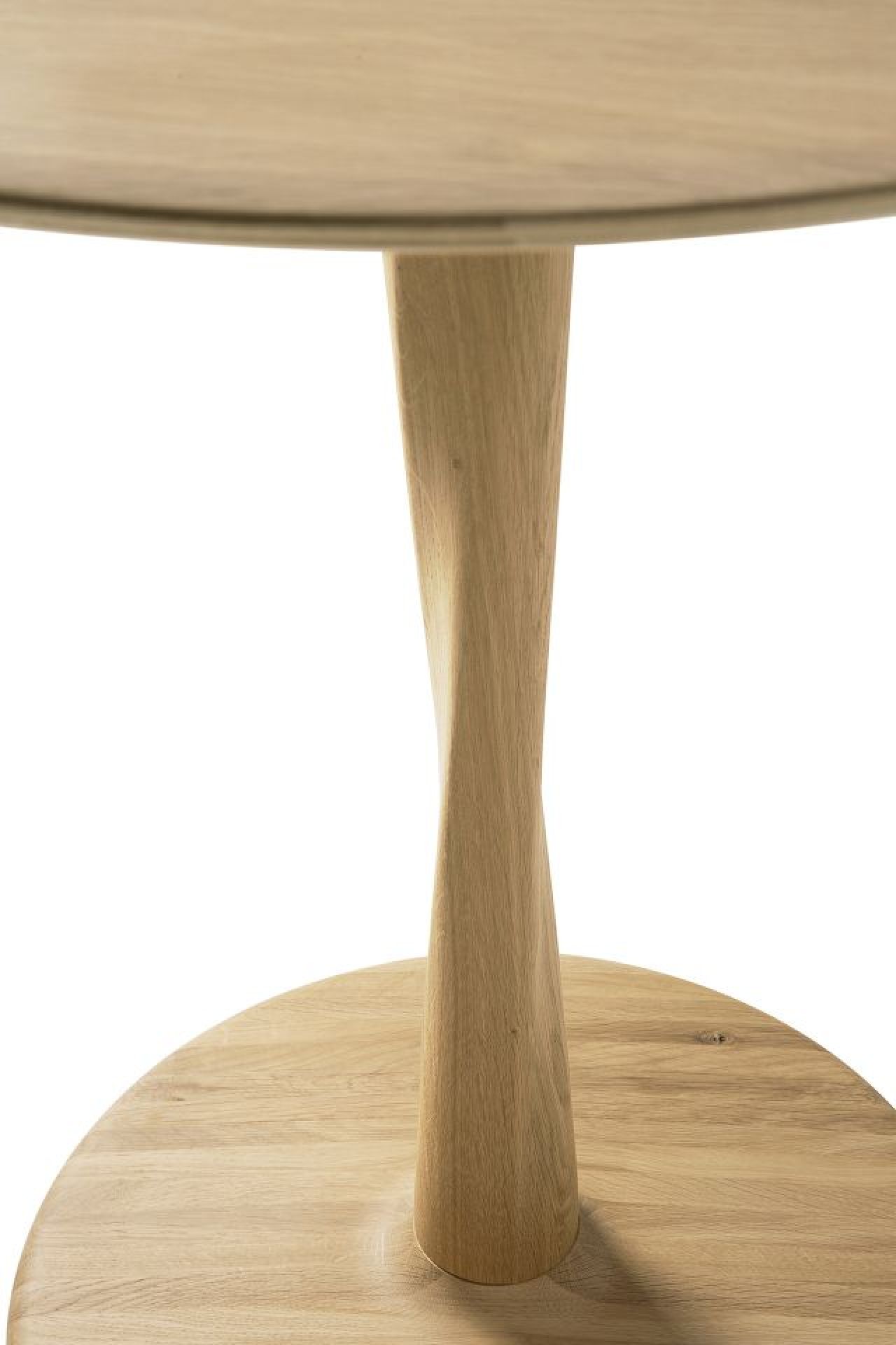 Torsion table en chêne Ethnicraft
