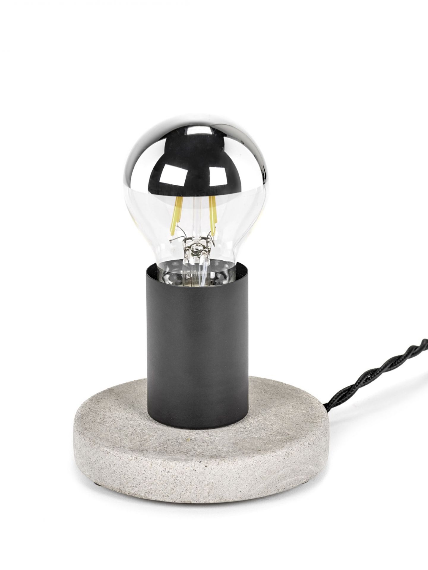 Essentials KVG Nr. 19 - 01 Lampe de table Serax OFFRE SPECIALE