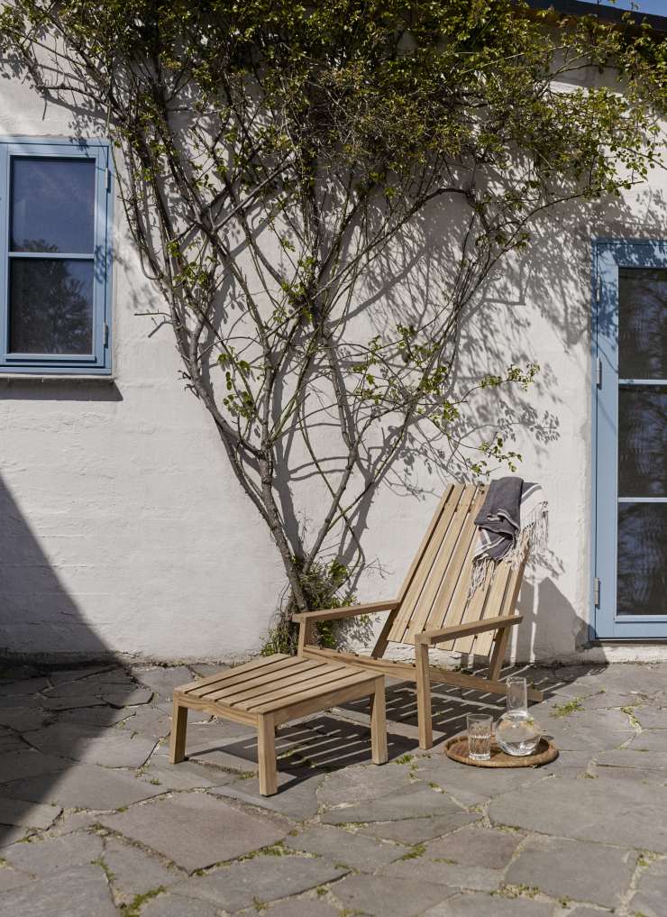 Between Lines Deck Chair Chaise longue d'extérieur Skagerak by Fritz Hansen
