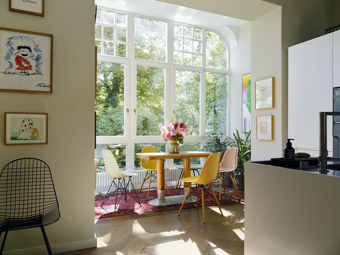 Eames Plastic Side Chair DSW chaise entièrement rembourrée Vitra
