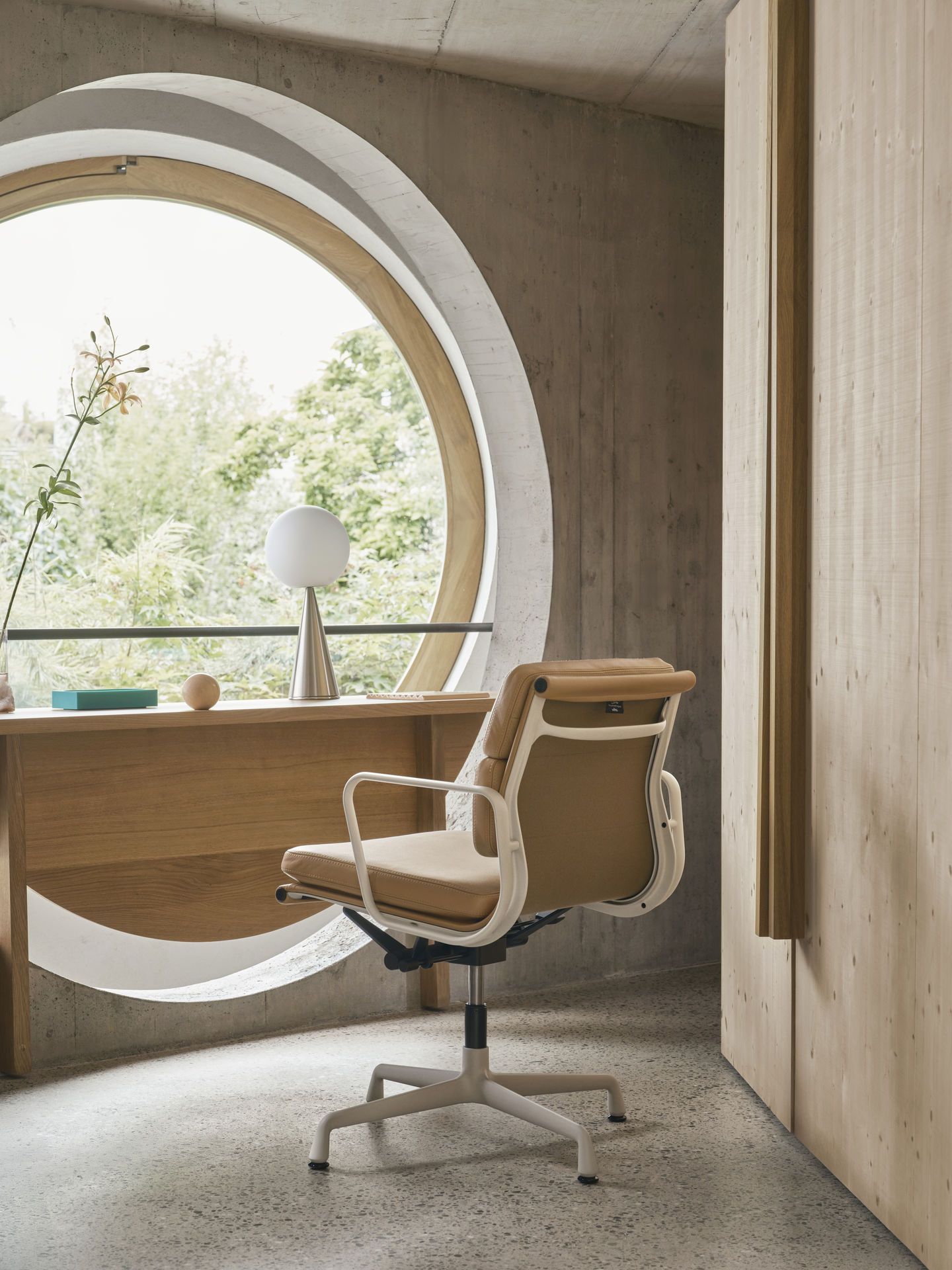 Soft Pad Chair EA 231 / EA231 Chaise Vitra