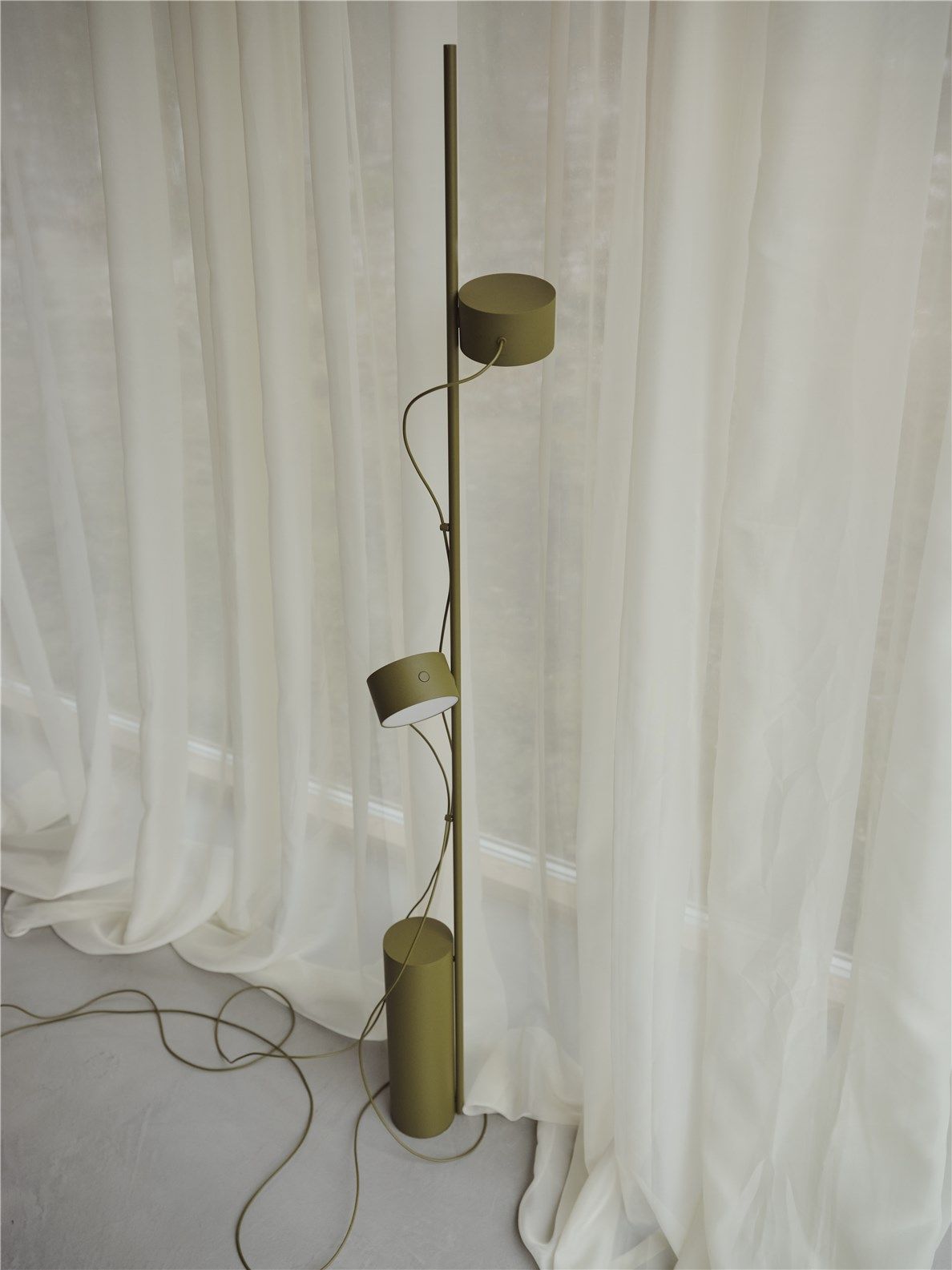 Post Floor Lamp Lampadaire Muuto