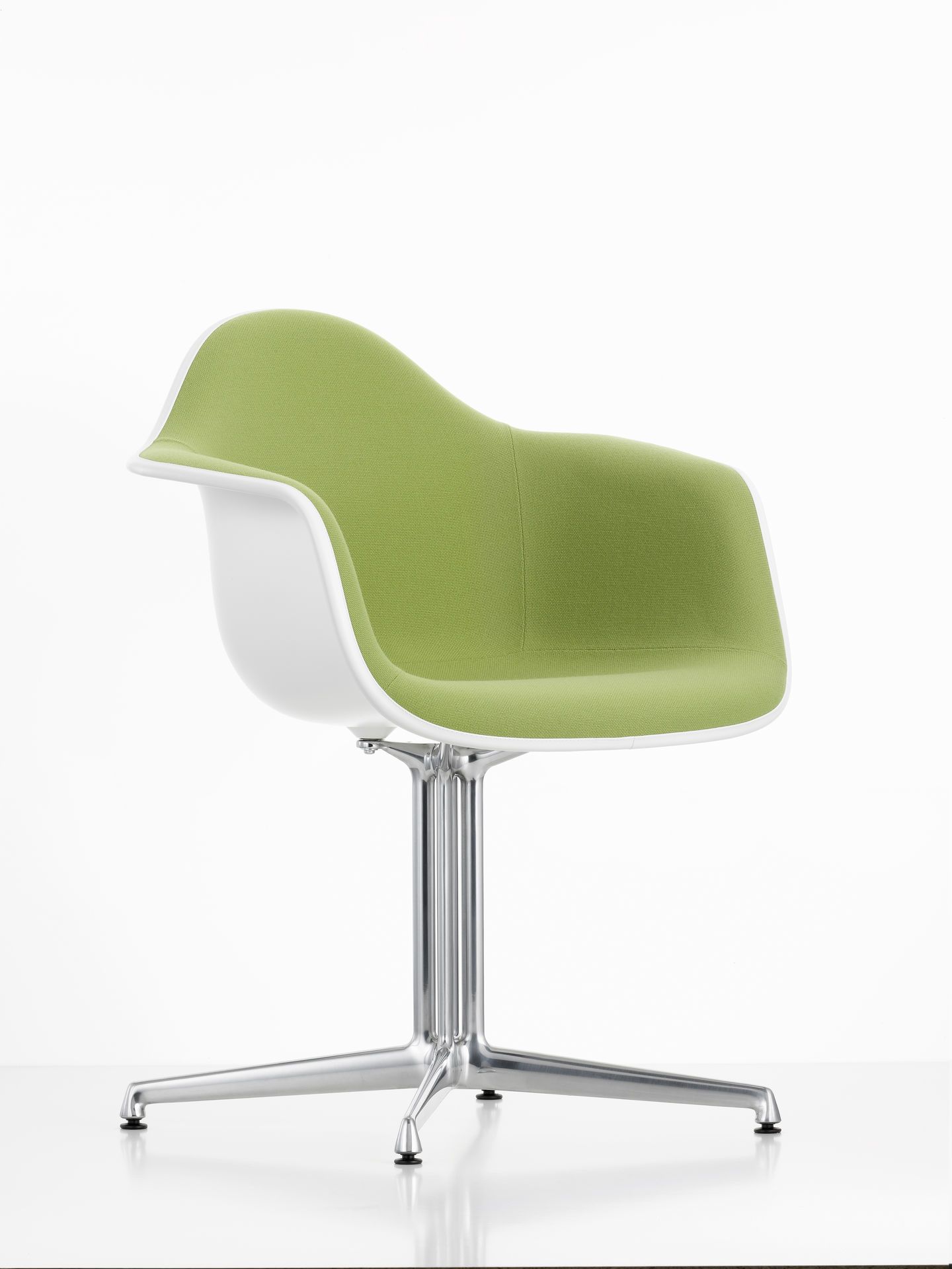 Eames Plastic Arm Chair DAL Chaise entièrement rembourrée Vitra