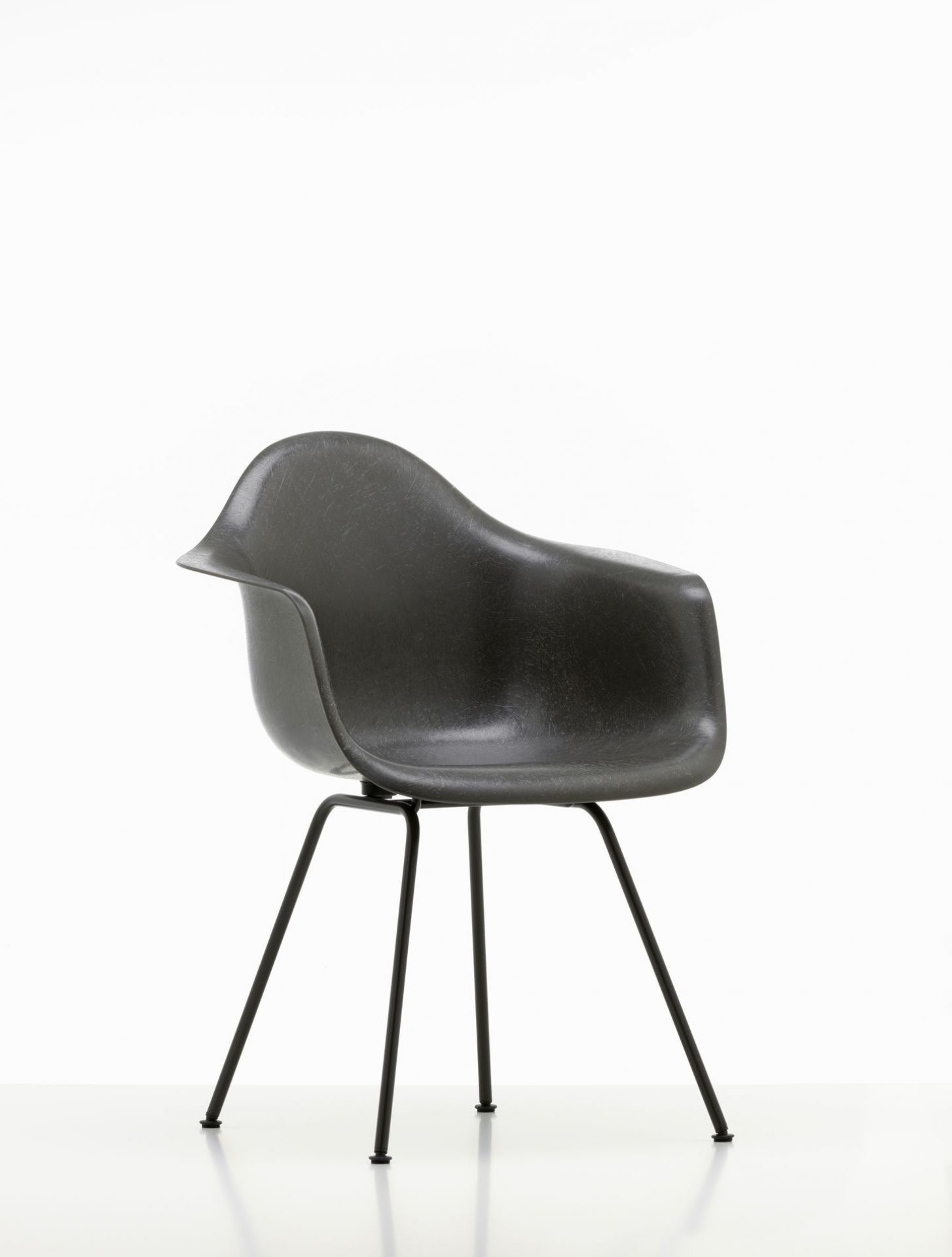 Eames Plastic Arm Chair DAX Chaise Vitra Noir - Deep black