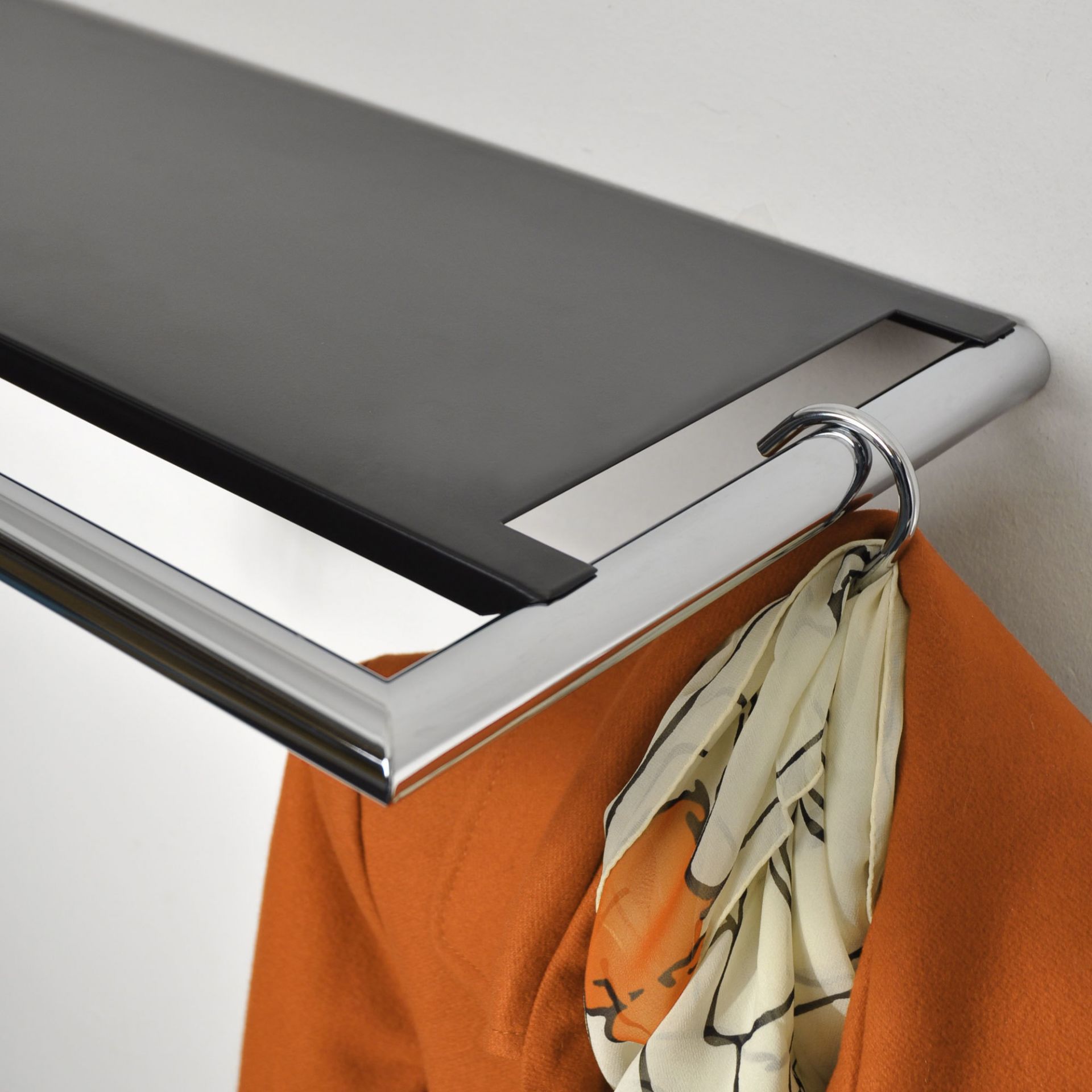 Link 55 Porte-manteau avec étagère arrière Mox